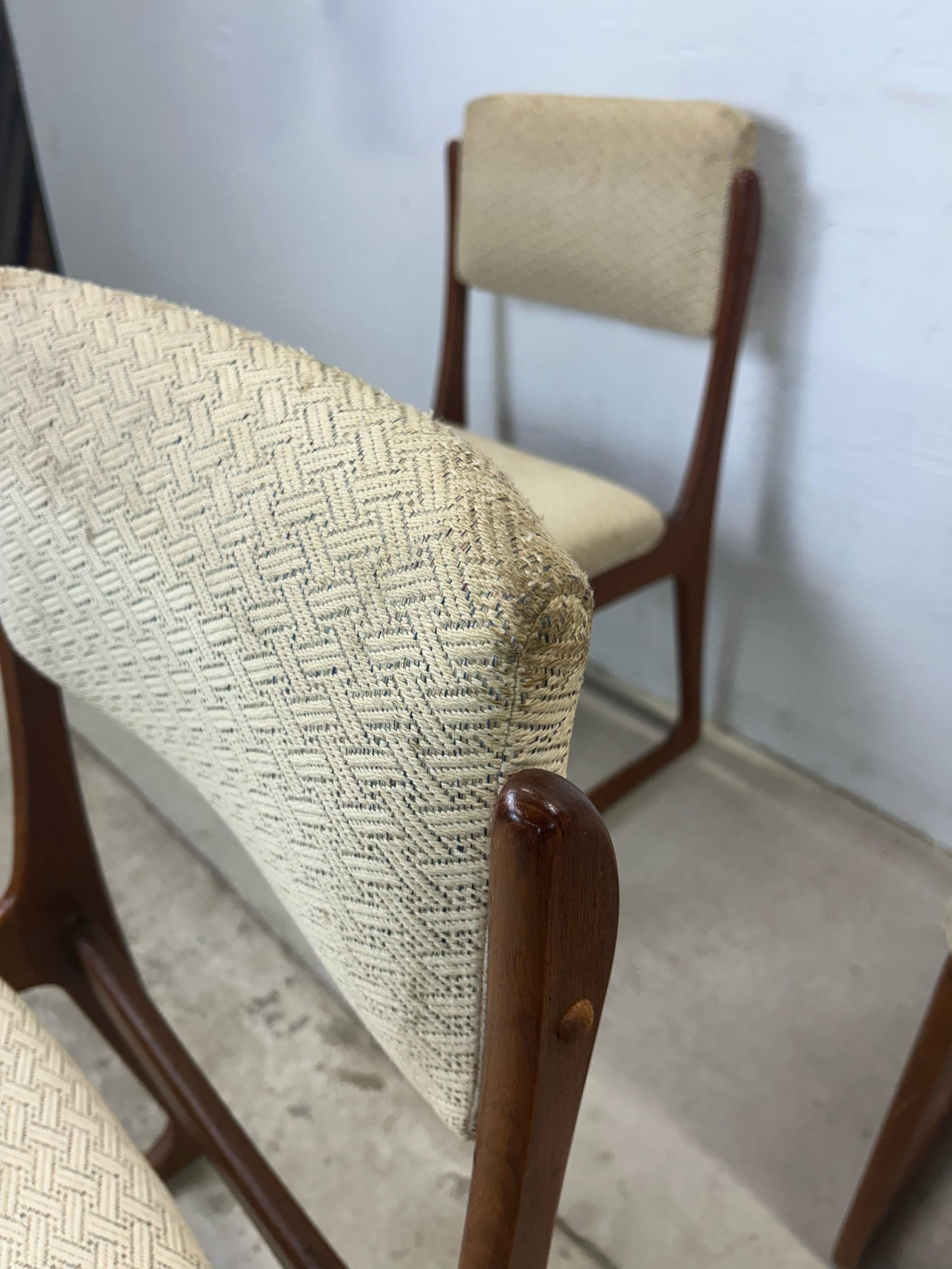 Ensemble de 6 chaises de salle à manger danoises en teck moderne avec pieds en traîneau en vente 10