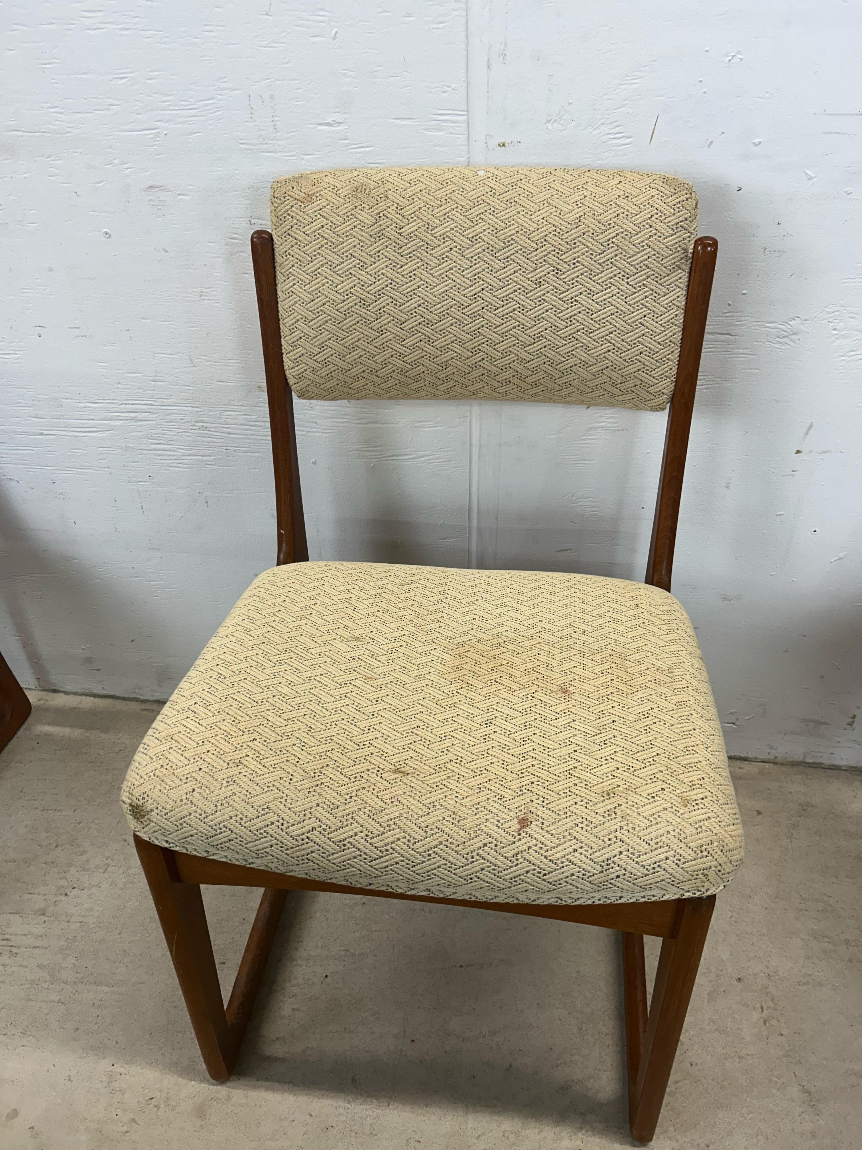 Ensemble de 6 chaises de salle à manger danoises en teck moderne avec pieds en traîneau en vente 11
