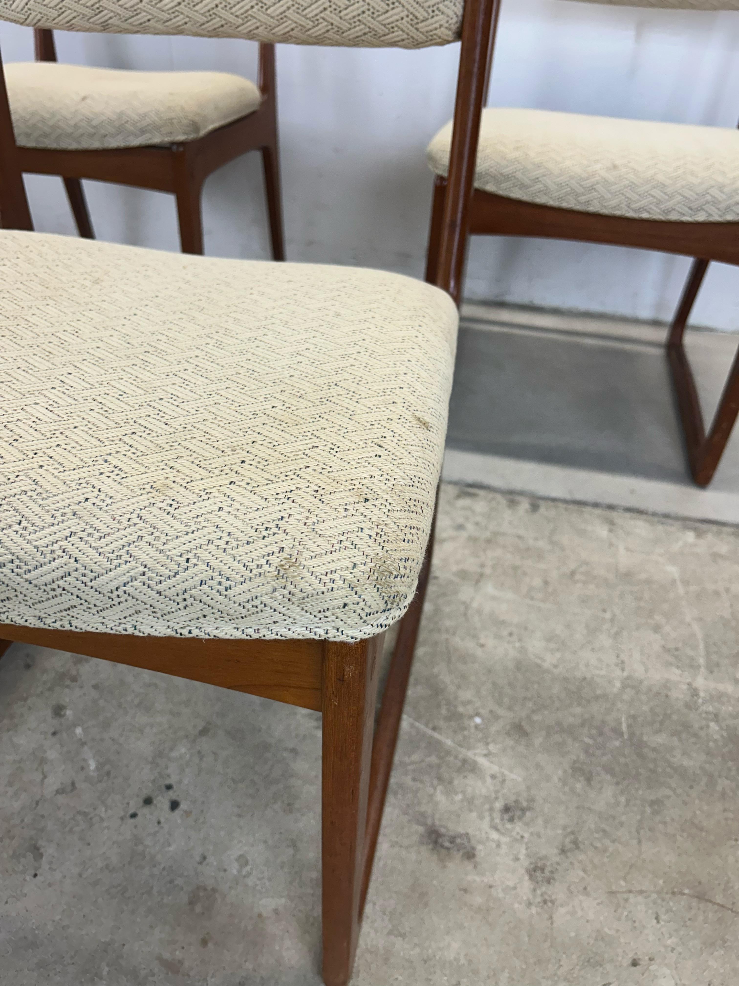 Ensemble de 6 chaises de salle à manger danoises en teck moderne avec pieds en traîneau en vente 13