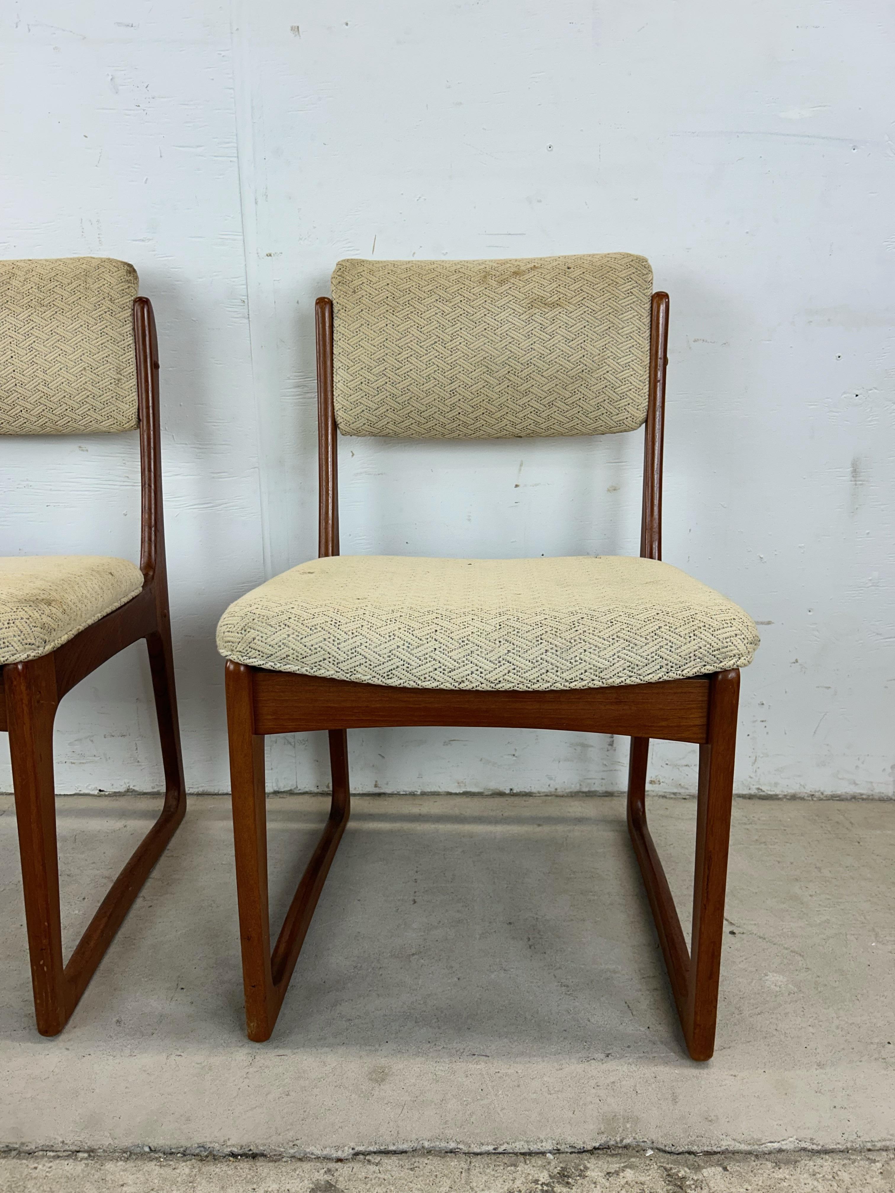 Ensemble de 6 chaises de salle à manger danoises en teck moderne avec pieds en traîneau en vente 2