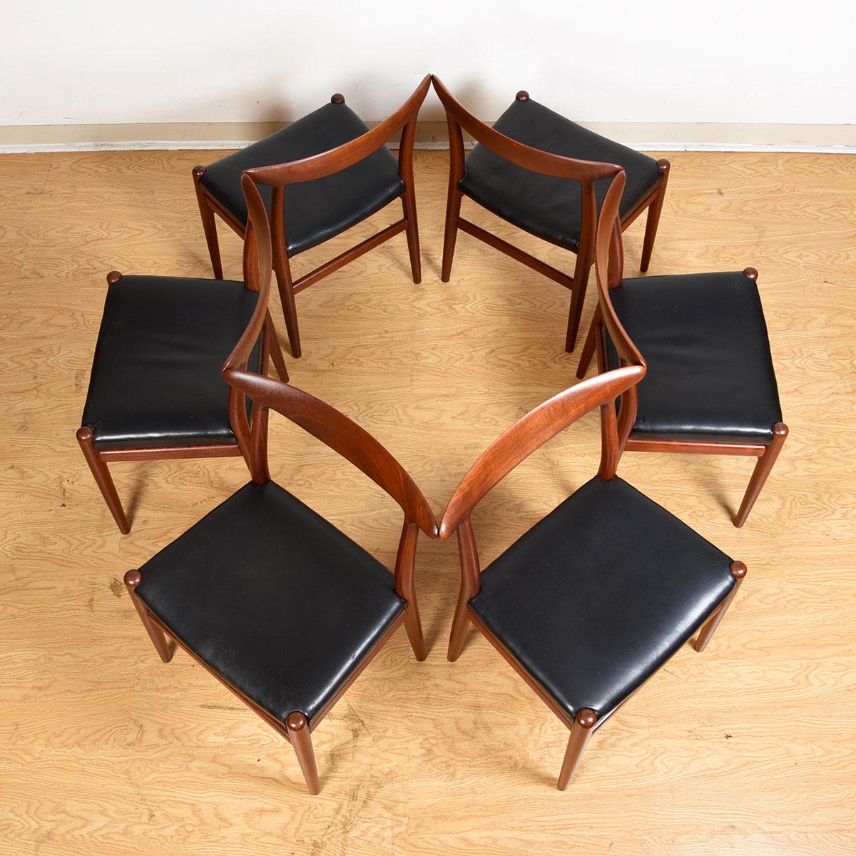 20th Century Set of 6 Danish Modern Teak with Leather W2 Dining Chairs by Hans Wegner For Sale