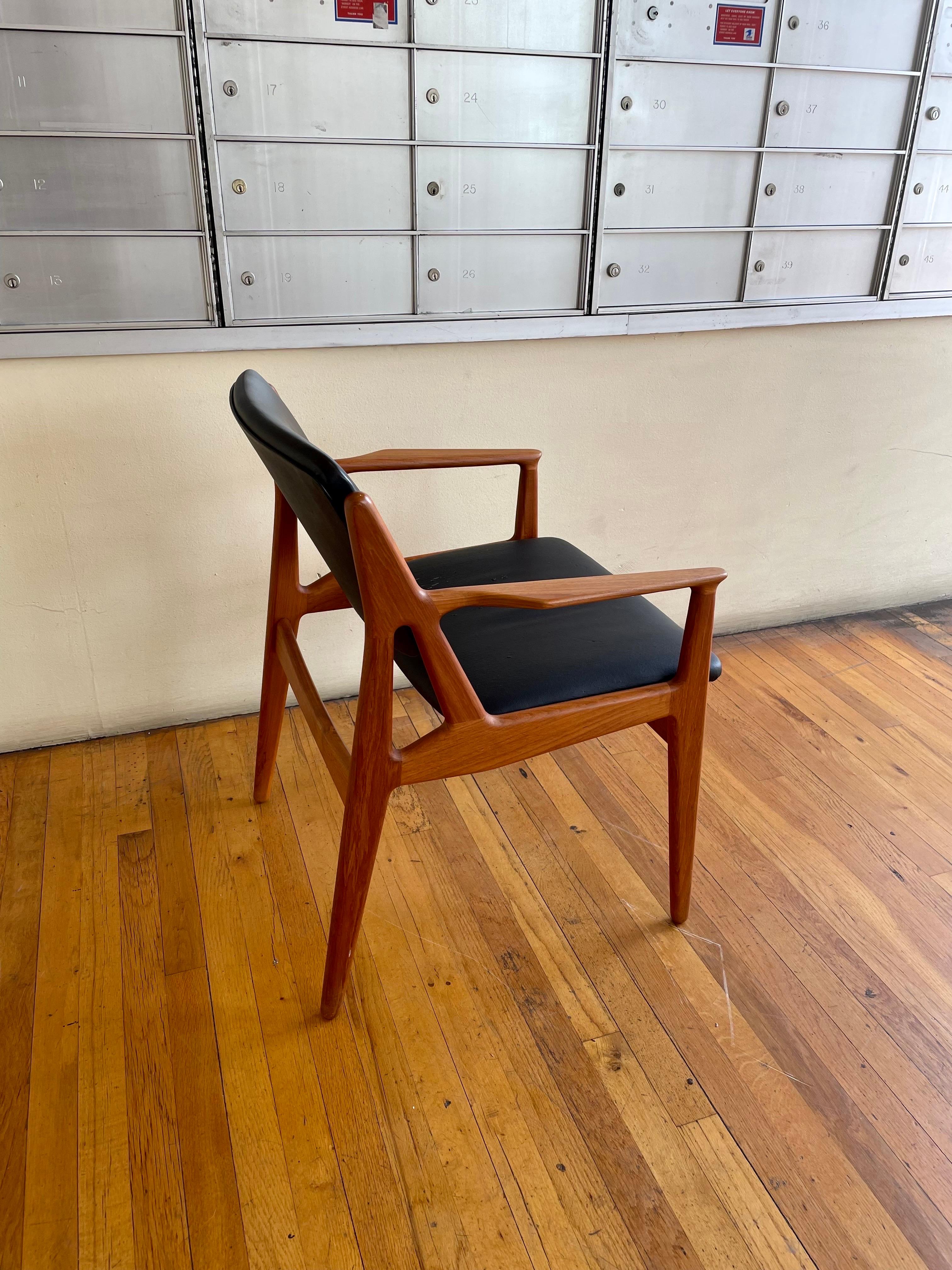 Set of 6 Danish Modern Tilt Back Chairs by Arne Vodder for Vamo Teak 2 Armchairs 1