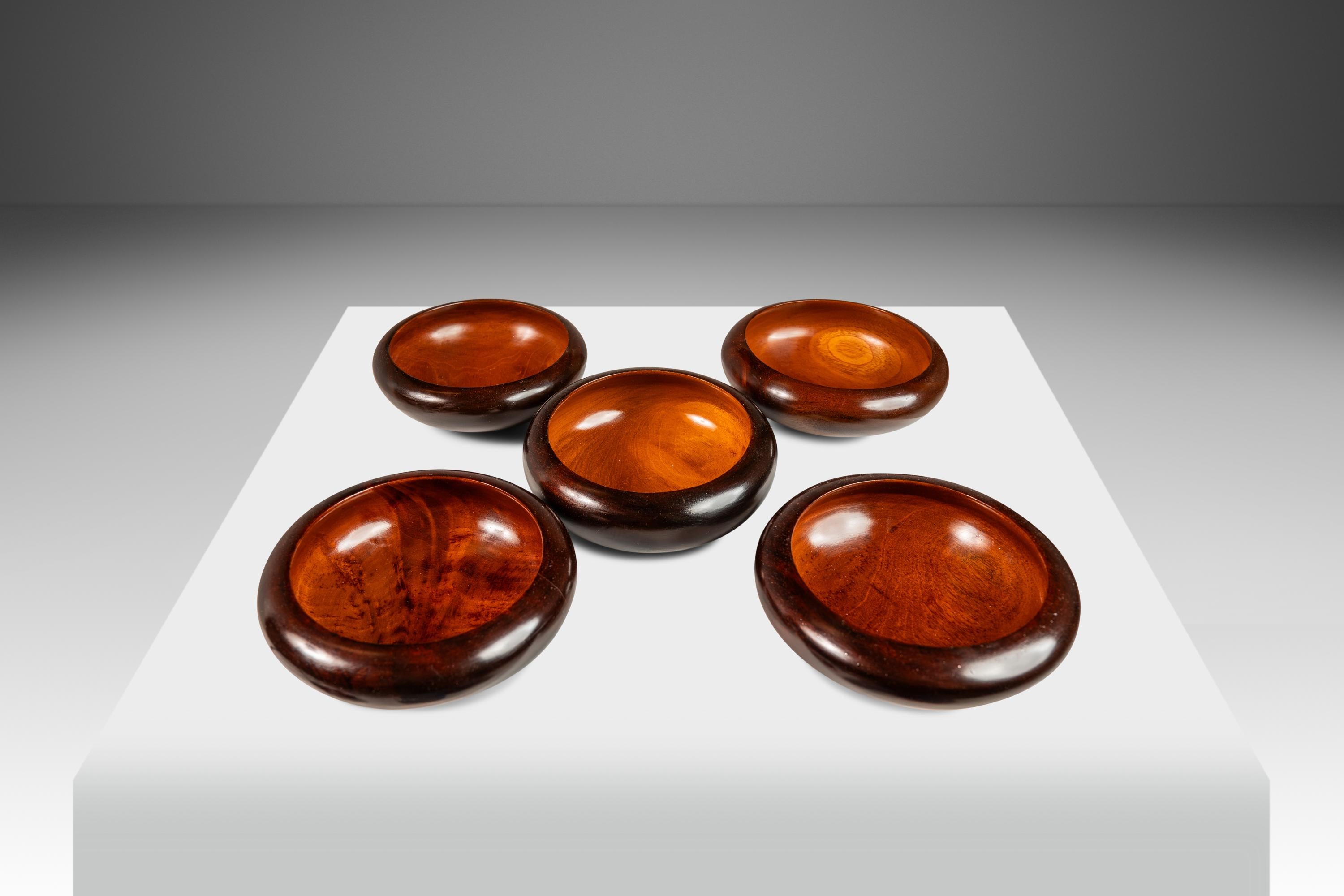 Set of 6 Danish Organic Modern Cherry Wood Serving Bowls, USA, c. 1960s In Good Condition For Sale In Deland, FL