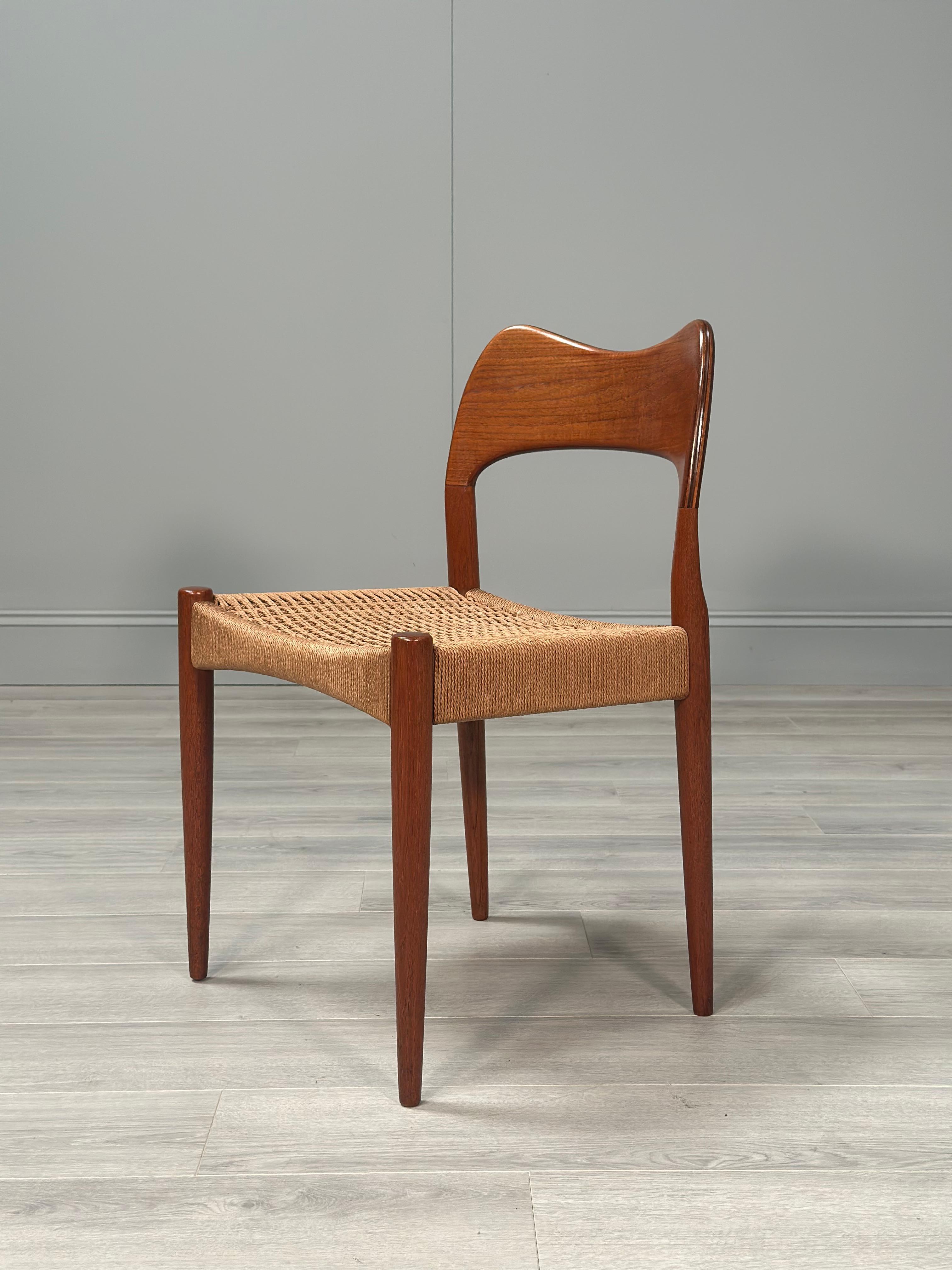 Set of 6 Danish Teak And Paper Cord Dining Chairs Designed By Arne Hovmand Olsen 3