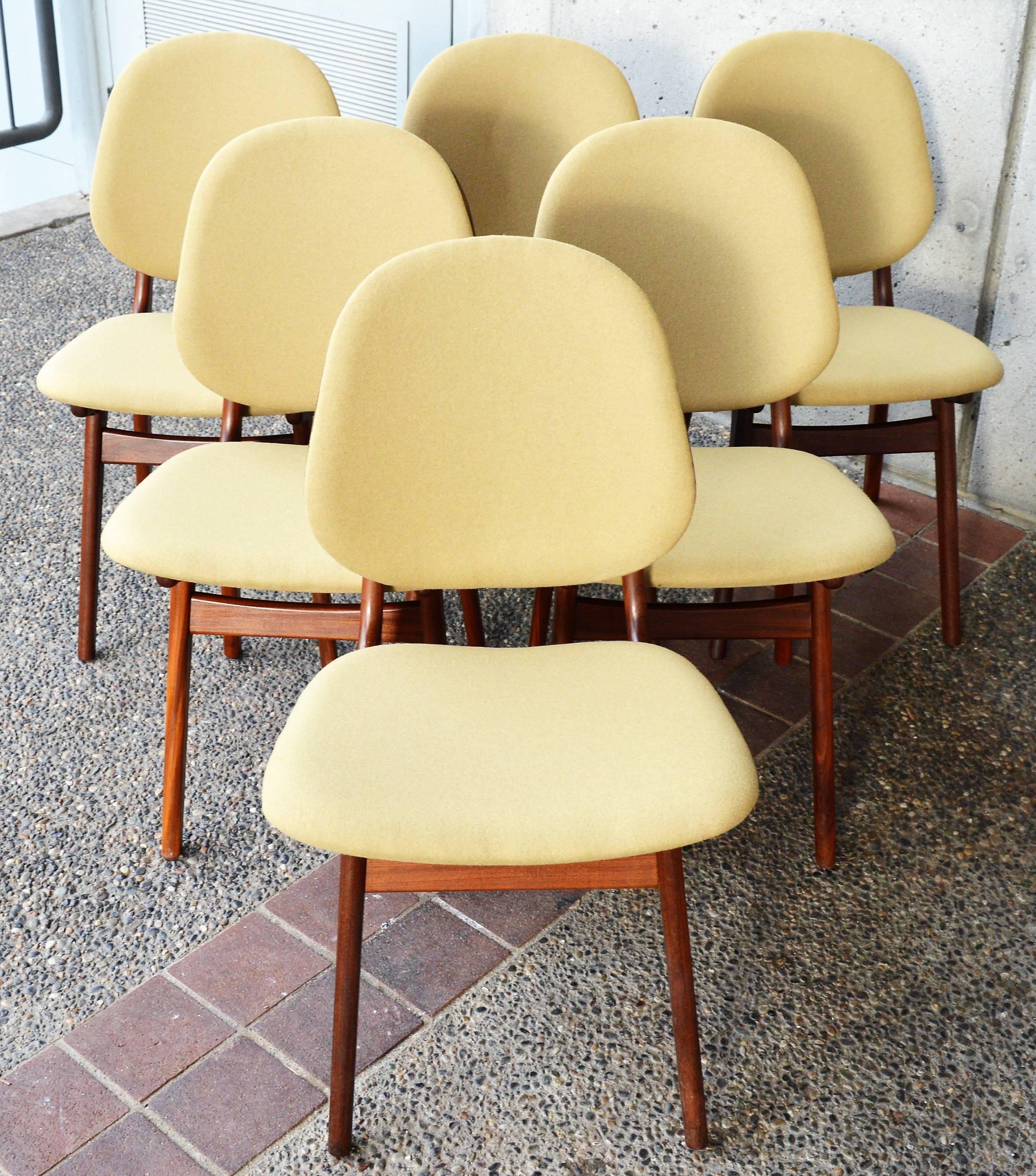 Brass Set of Six Danish Teak Dining Chairs by Arne Hovmand-Olsen in Camel Wool