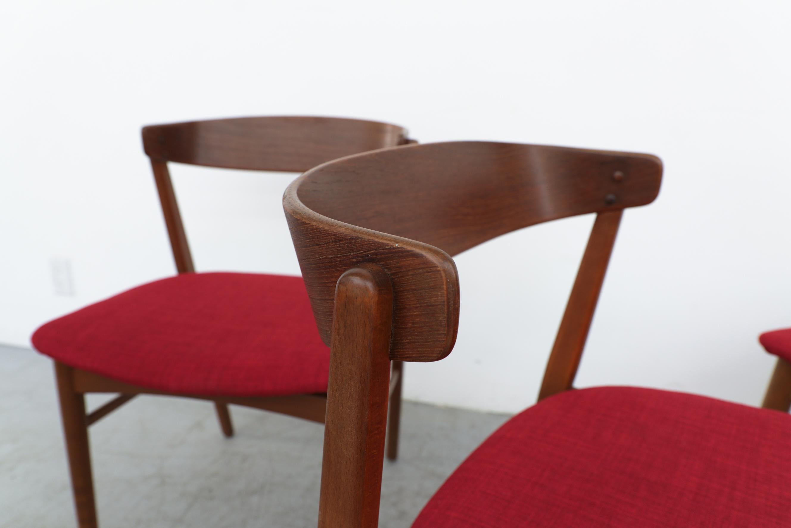 Ensemble de 6 chaises de salle à manger danoises en teck avec tapisserie rouge Newer par Henning Kjærnulf en vente 4