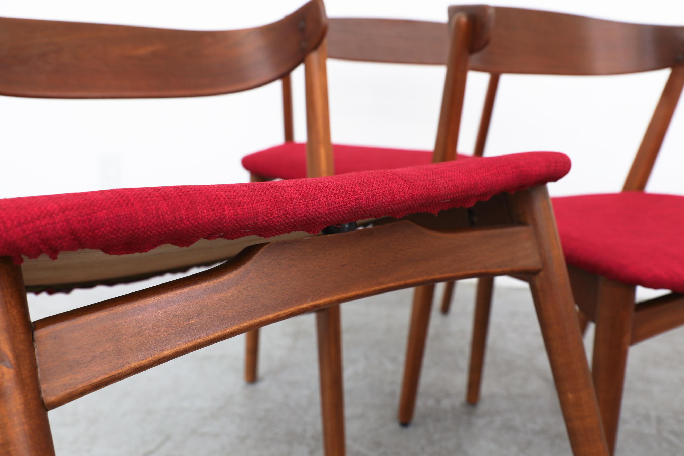 Ensemble de 6 chaises de salle à manger danoises en teck avec tapisserie rouge Newer par Henning Kjærnulf en vente 6