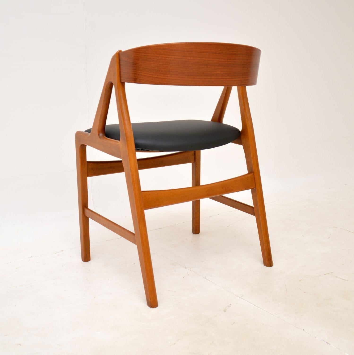 Set of 6 Danish Vintage Dining Chairs by Henning Kjaernulf 4