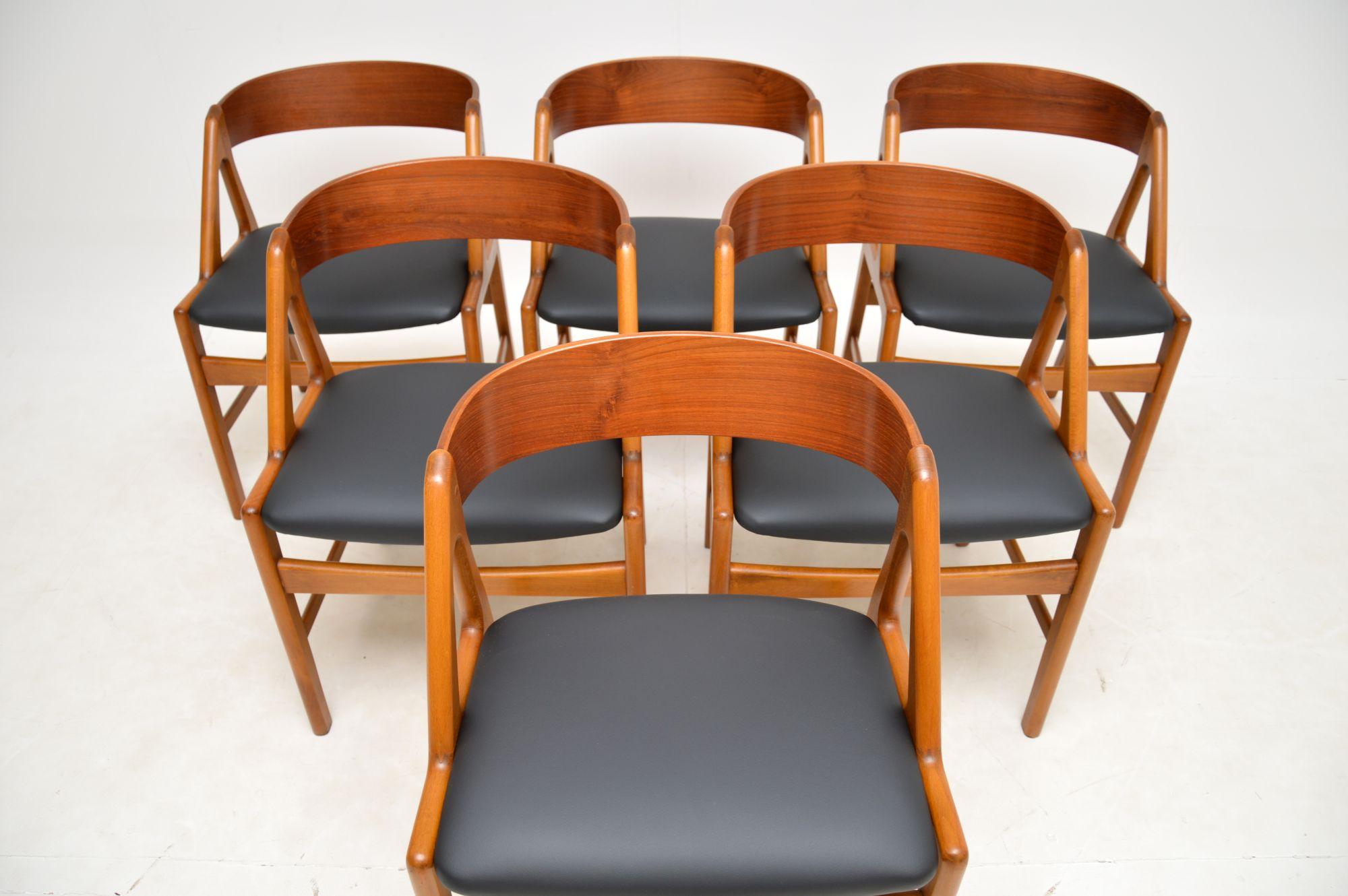 Set of 6 Danish Vintage Dining Chairs by Henning Kjaernulf In Good Condition In London, GB