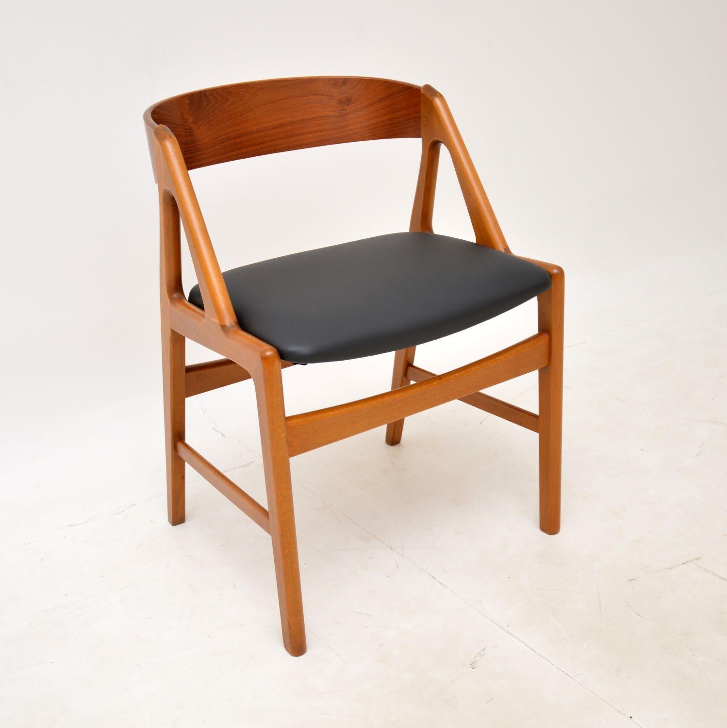 Mid-20th Century Set of 6 Danish Vintage Dining Chairs by Henning Kjaernulf