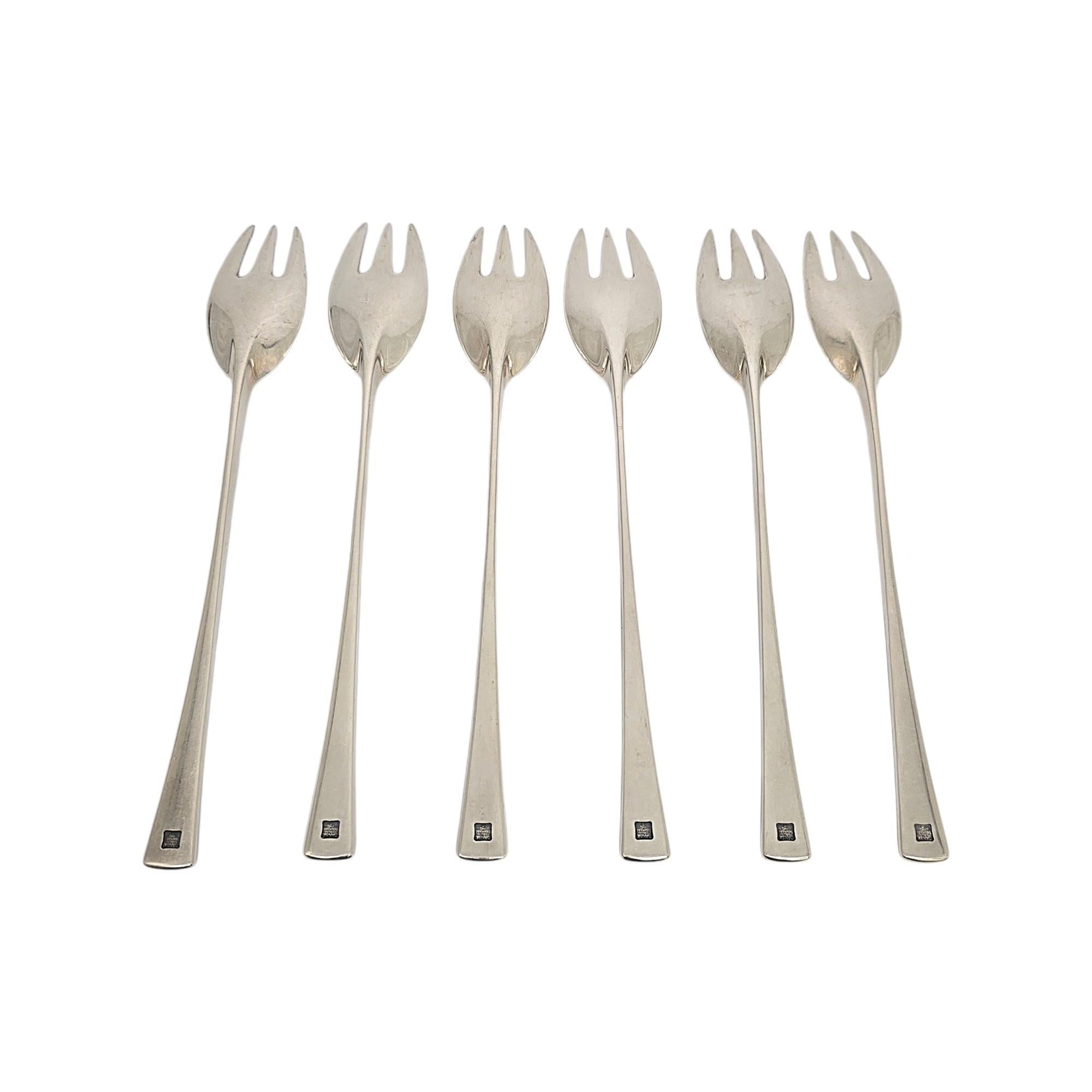 Set di 6 forchette in argento sterling con motivo Tjorn di Dansk Denmark.

Disegnato dall'artista e designer danese Jens Quistgaard nel 1959, il motivo Tjorn di Dansk è ancora oggi molto richiesto. Queste forchette presentano un moderno design