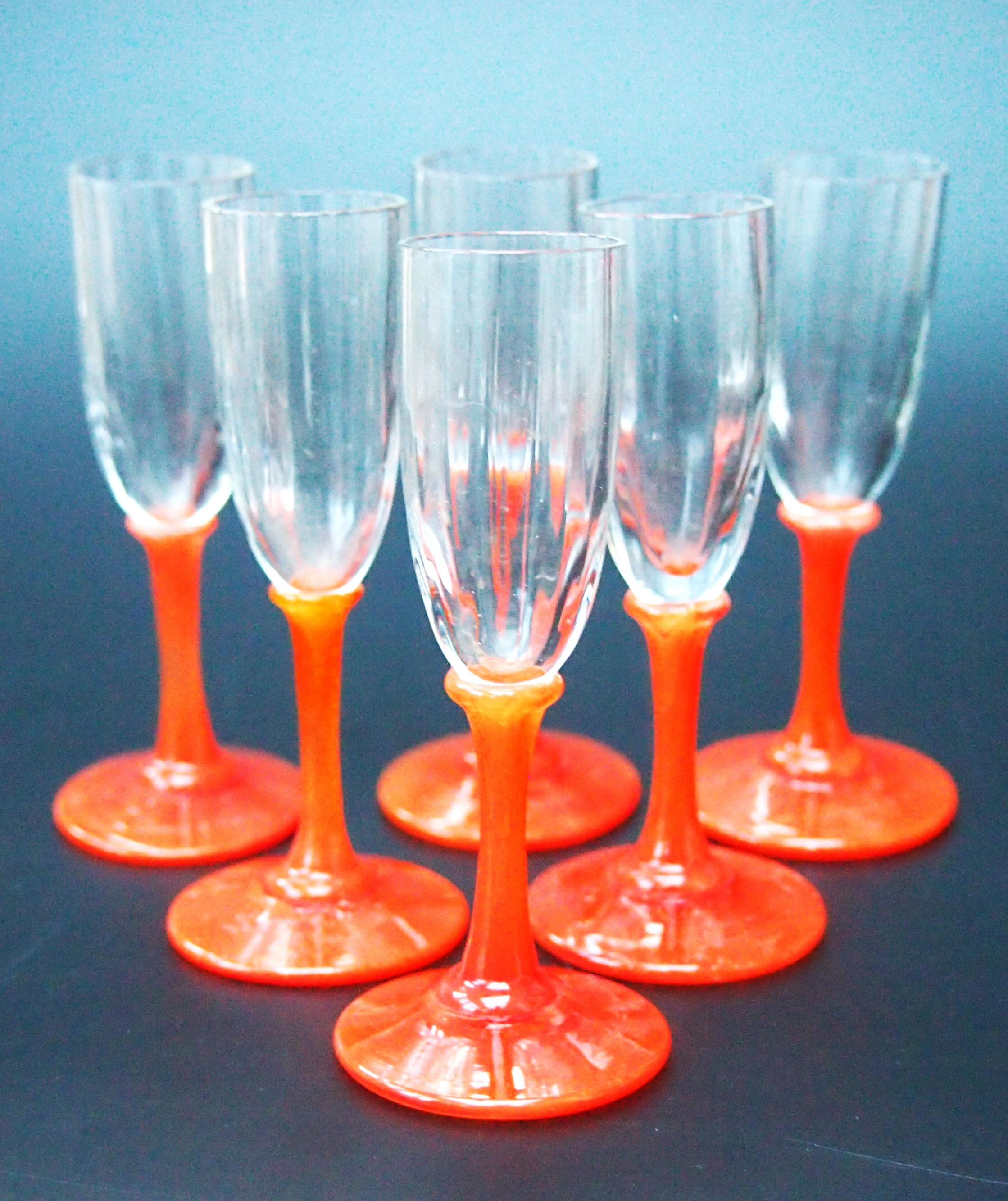 Set of 6 Daum Orange footed tiny Liquor glasses signed c 1920 In Good Condition For Sale In Worcester Park, GB