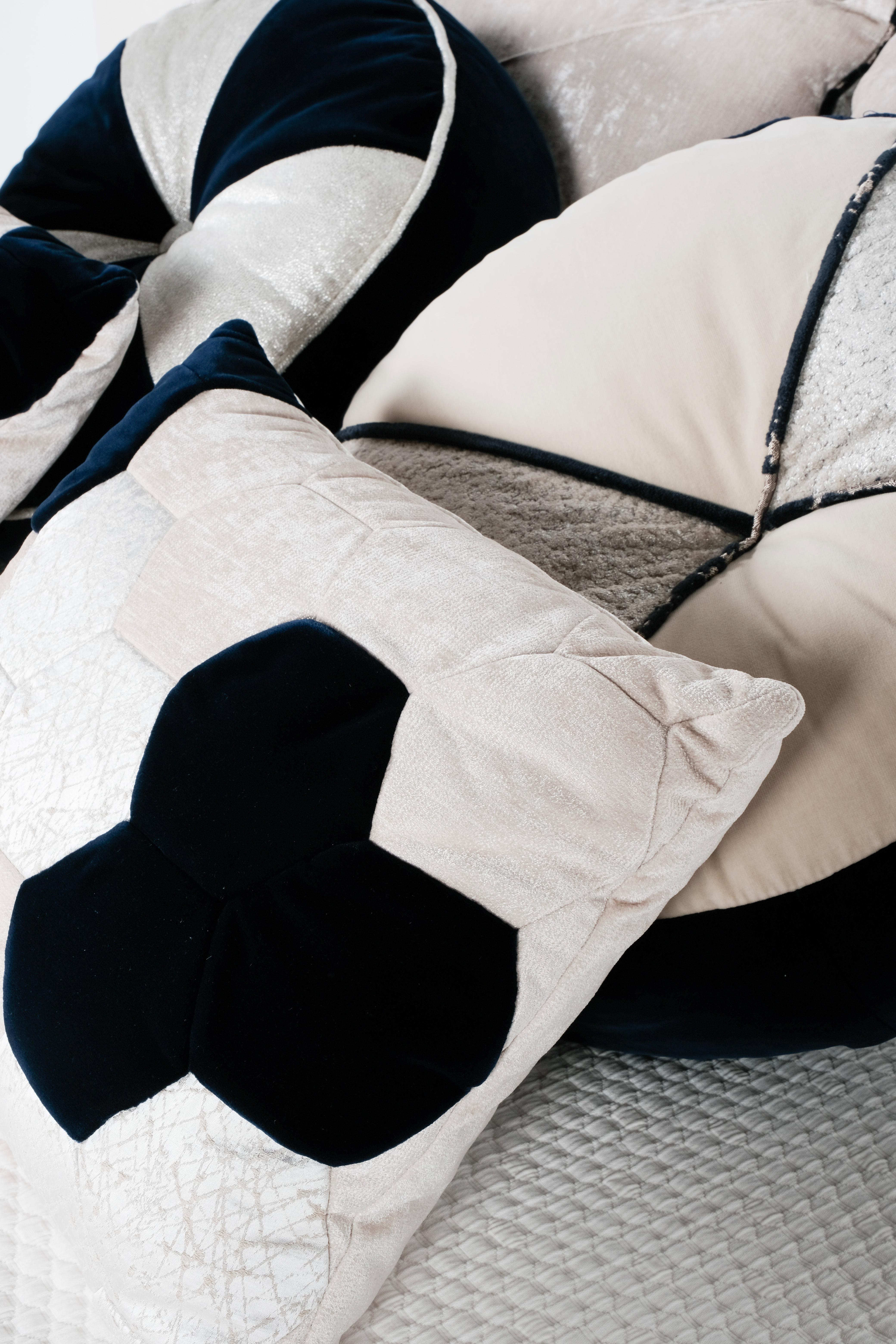 Portuguese Set of 6 Decorative Pillows Pearl Dark Blue Velvet by Lusitanus For Sale