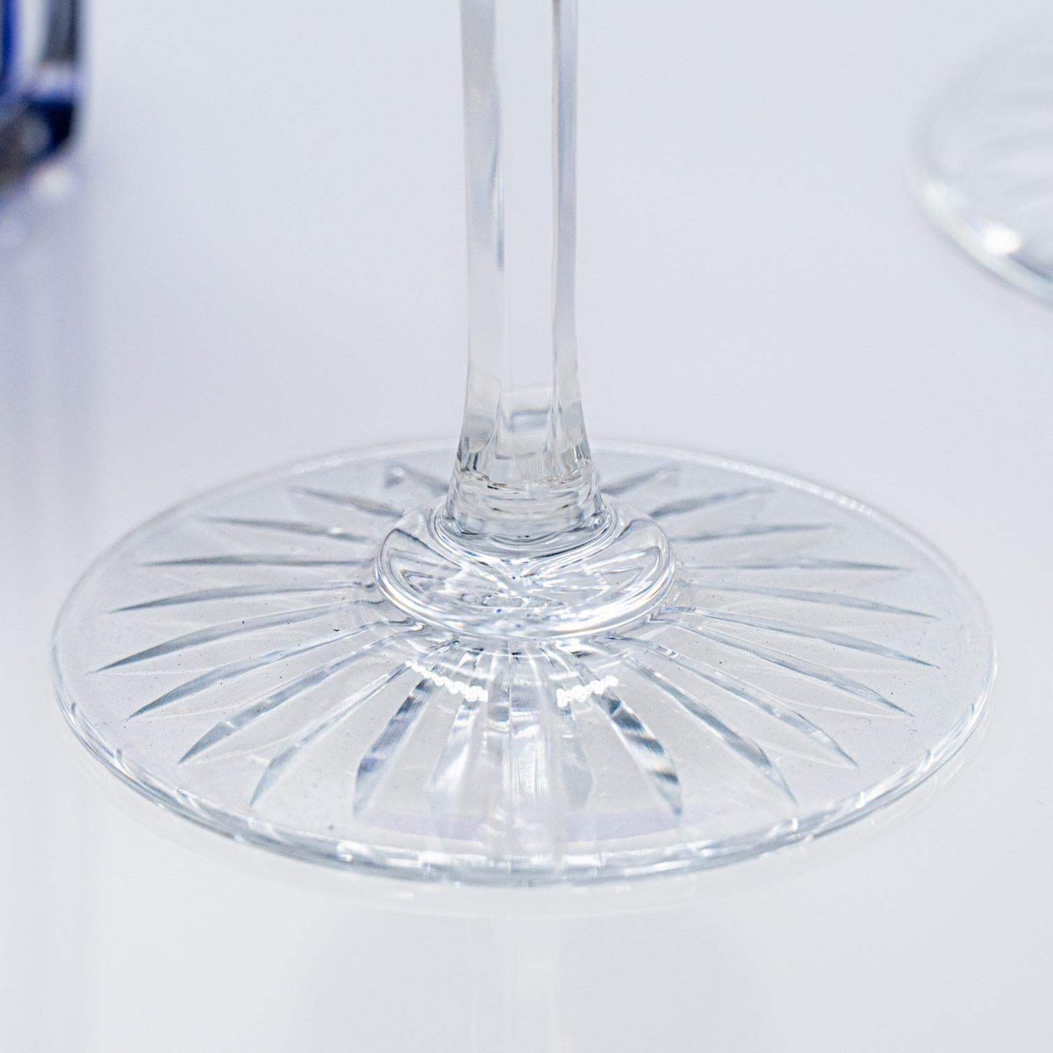 Juego de 6 copas y decantador de cristal de Baccarat superpuesto azul oscuro, 1940, Francia en venta 3
