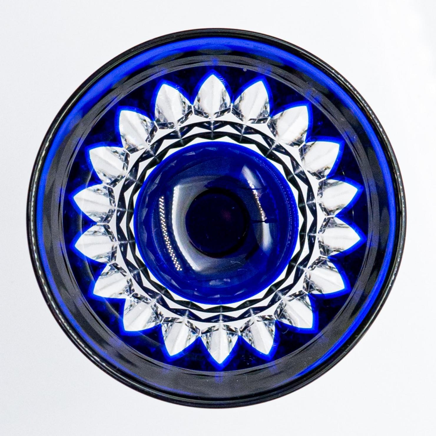 Ensemble de 6 verres et carafe en cristal de Baccarat recouverts d'un bleu profond, 1940, France en vente 4