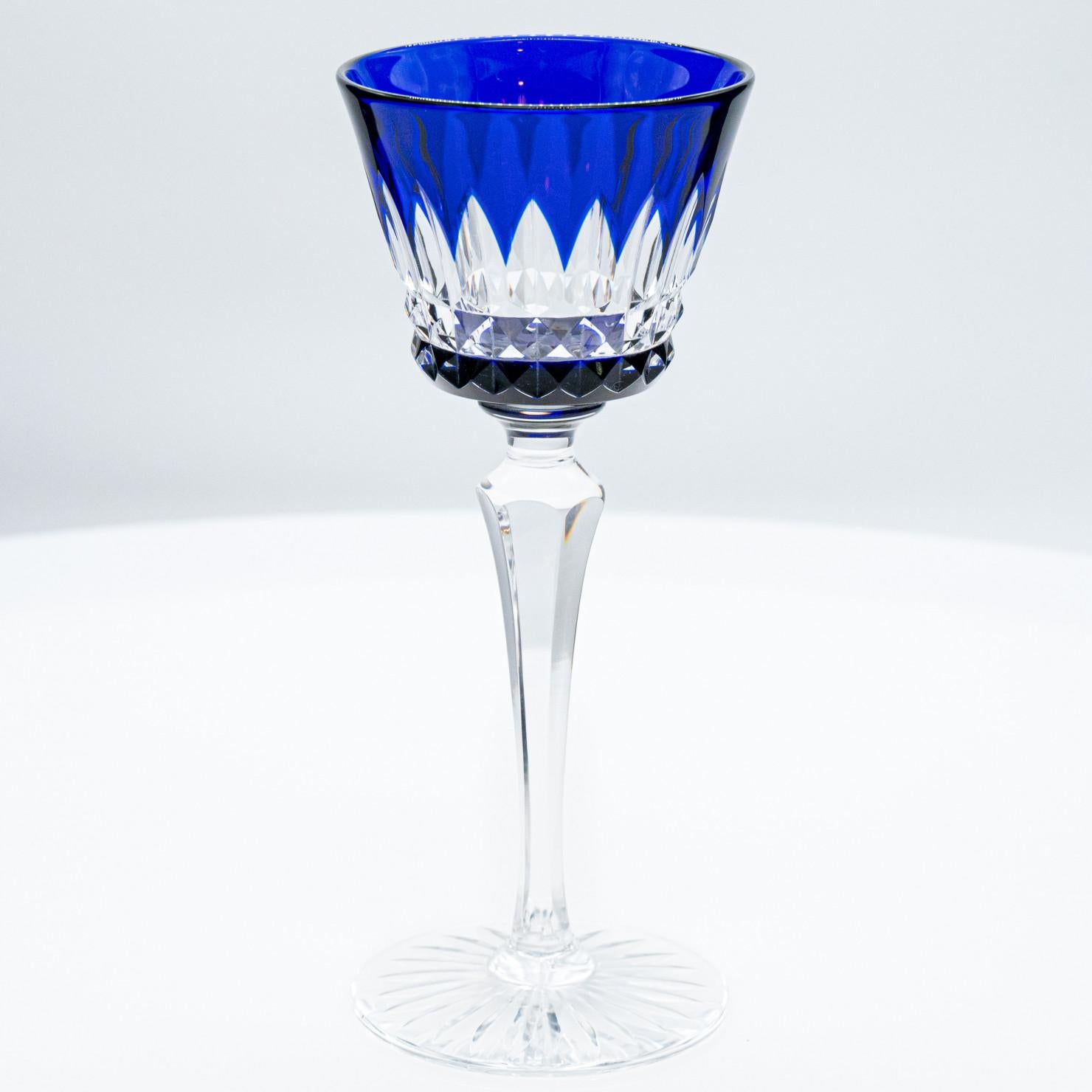 Juego de 6 copas y decantador de cristal de Baccarat superpuesto azul oscuro, 1940, Francia en venta 6