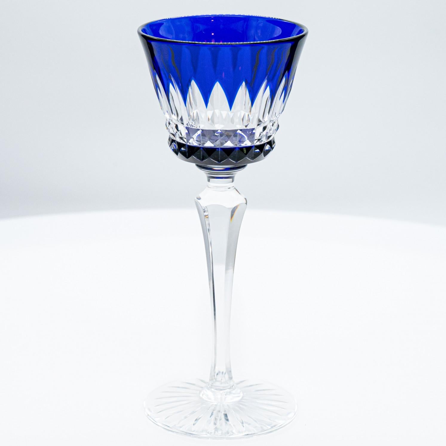 Ensemble de 6 verres et carafe en cristal de Baccarat recouverts d'un bleu profond, 1940, France en vente 6