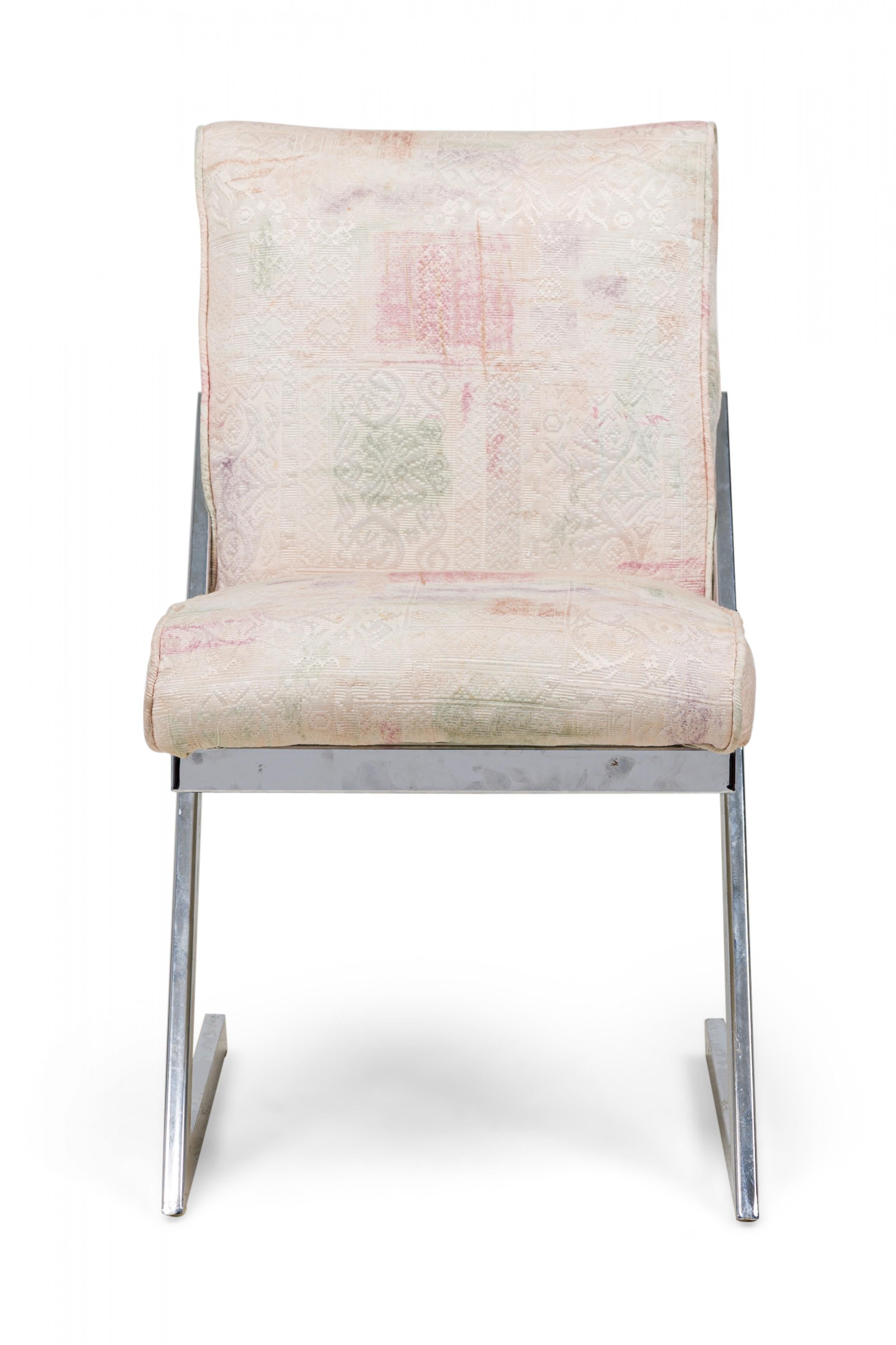 Satz von 6 DIA-Stühlen aus amerikanischem Chrom aus der Mitte des Jahrhunderts mit beige und pastellfarbener Polsterung im Angebot 8