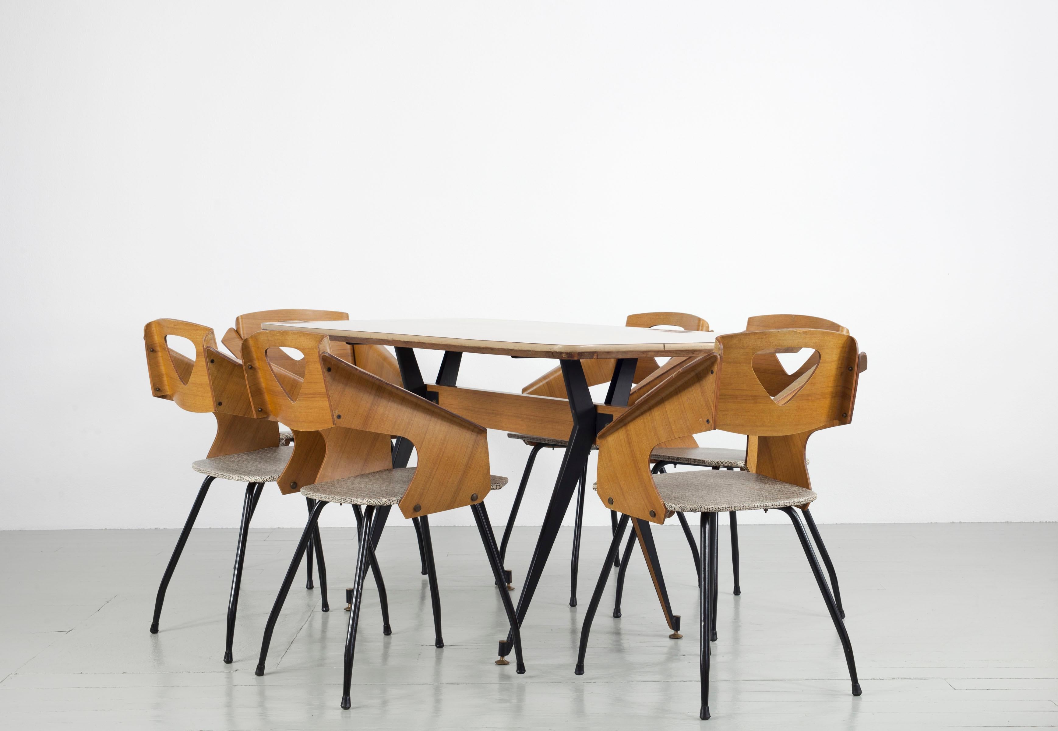 Set of 6 Dining Chairs and Table by Carlo Ratti, 1950s In Good Condition For Sale In Wolfurt, AT