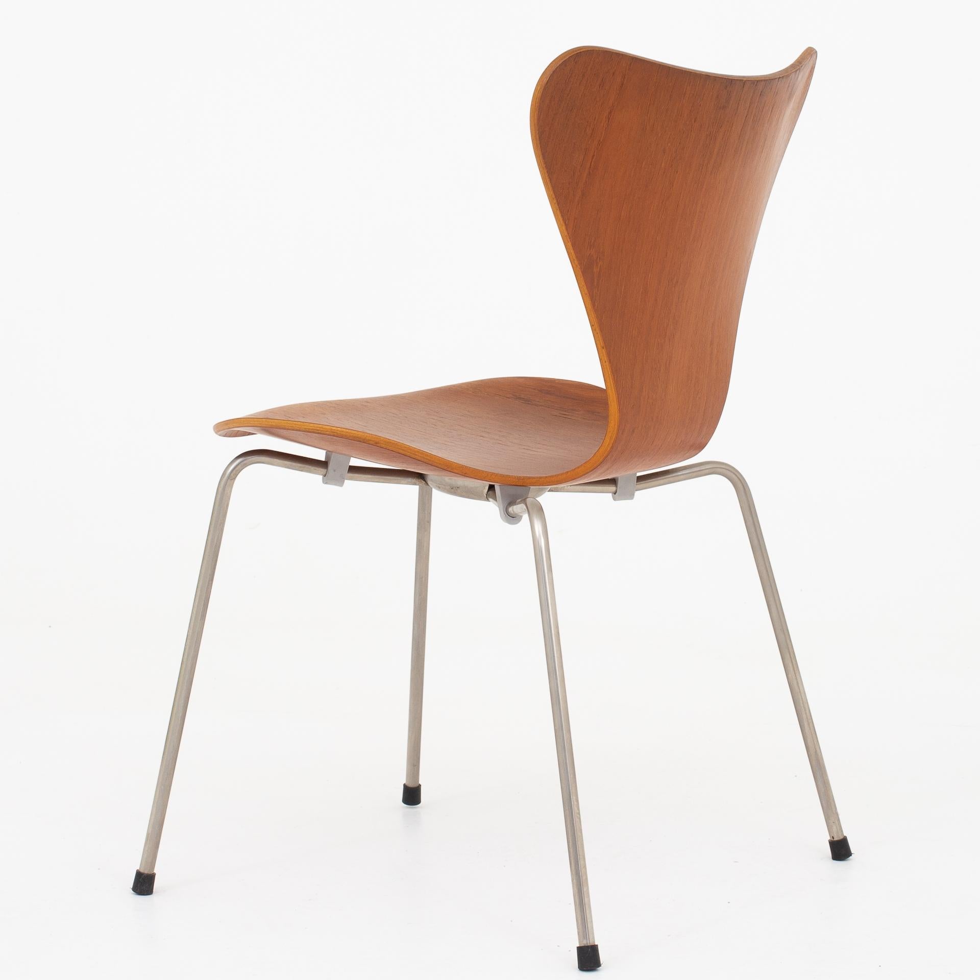 Scandinavian Modern Set of 6 Dining Chairs by Arne Jacobsen