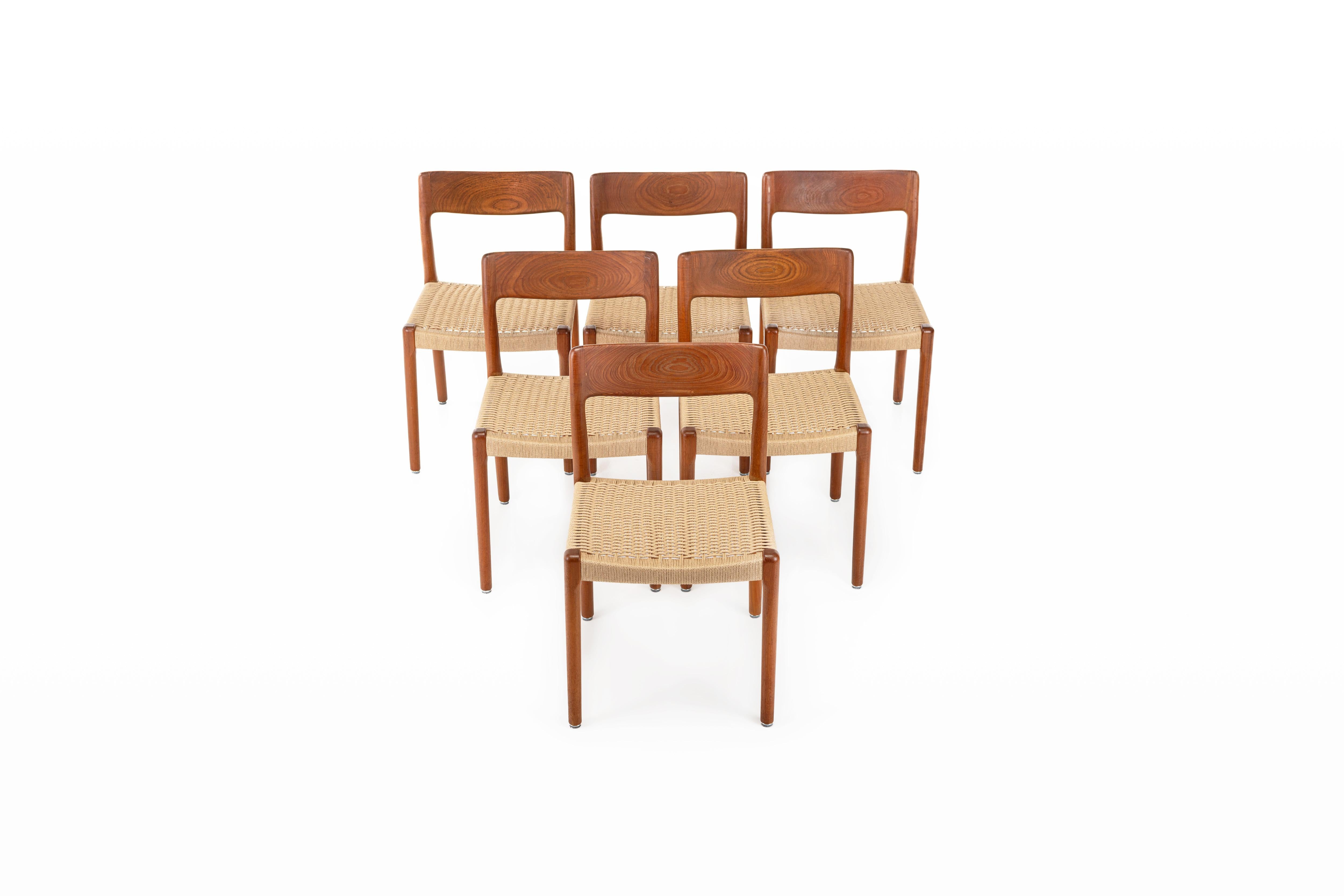 Scandinavian Modern Set of 6 Dining chairs by EMC Møbler, Teak and Paper Cord