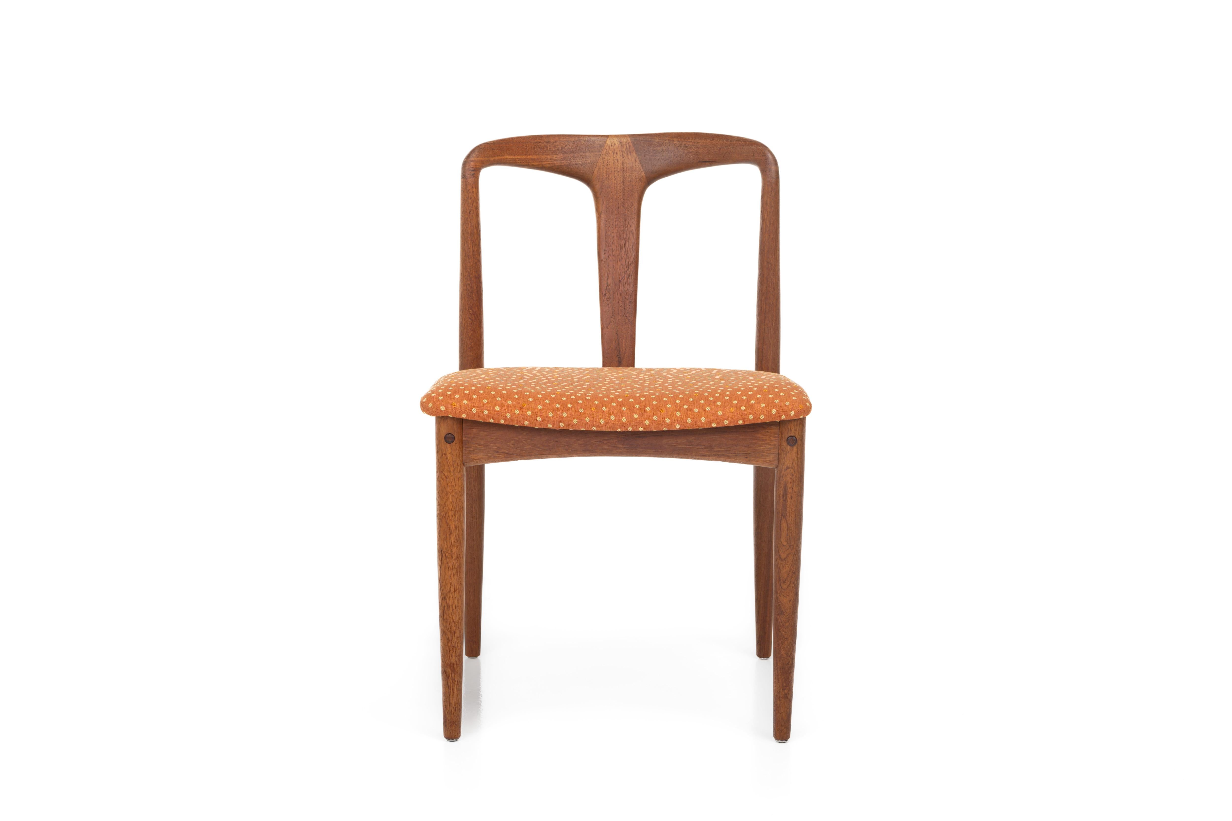 Set of 6 dining chairs by Johannes Andersen for Uldum Møbelfabrik in Denmark 196 For Sale 1