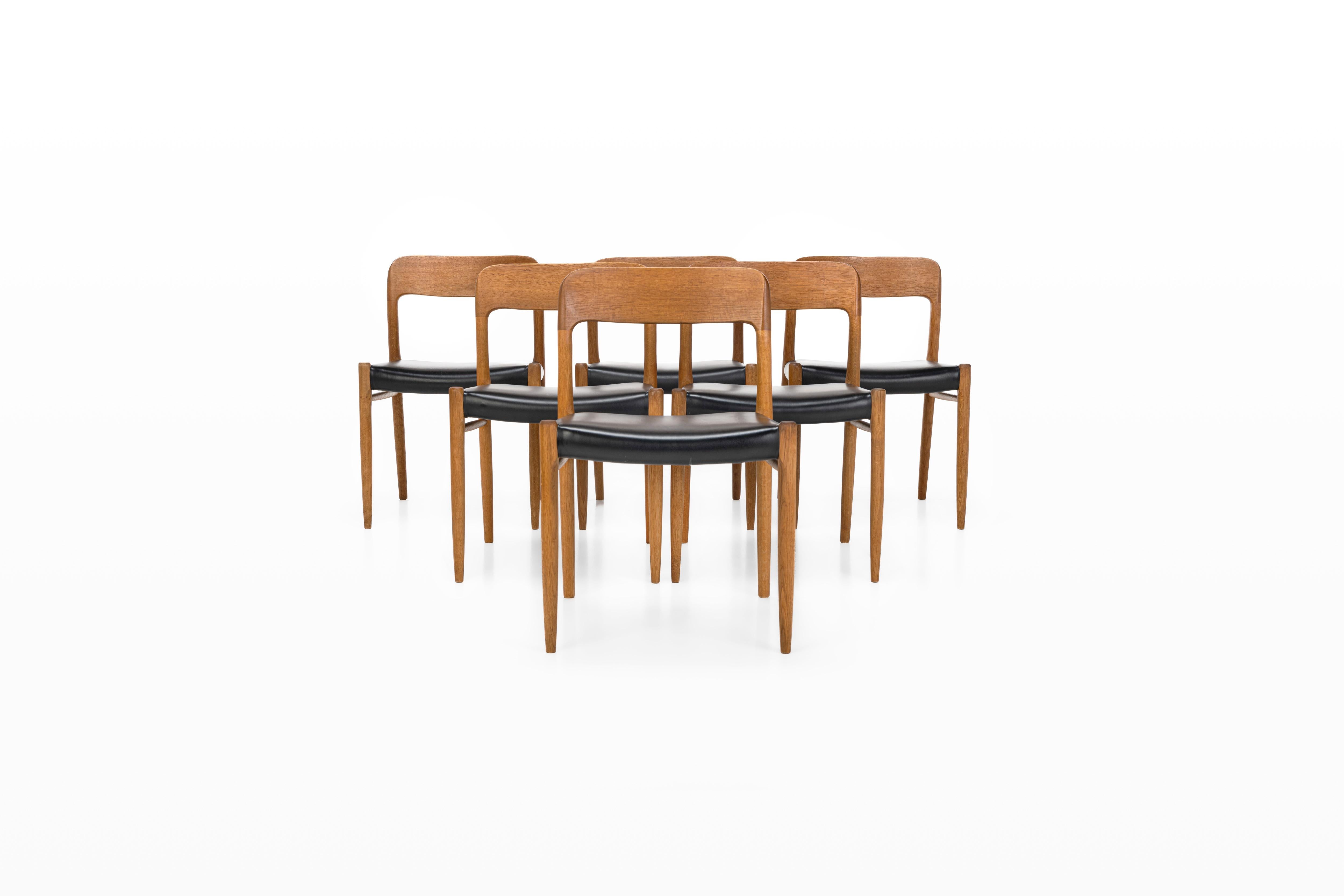 Juego de seis sillas de comedor 