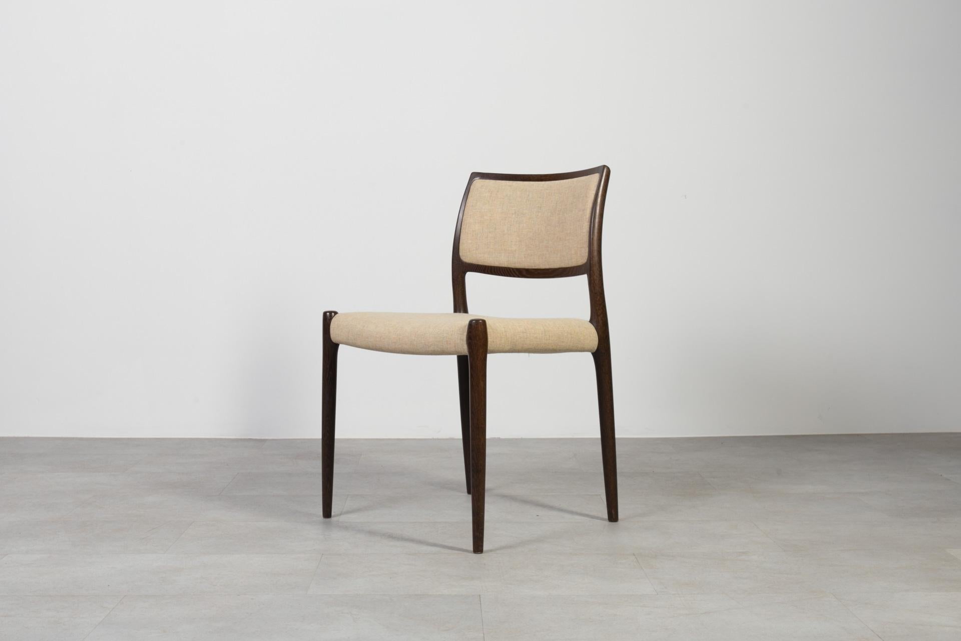 Ensemble de 6 chaises de salle à manger par Niels Otto Møller, J.L. Møllers Møbelfabrik, Danemark en vente 1