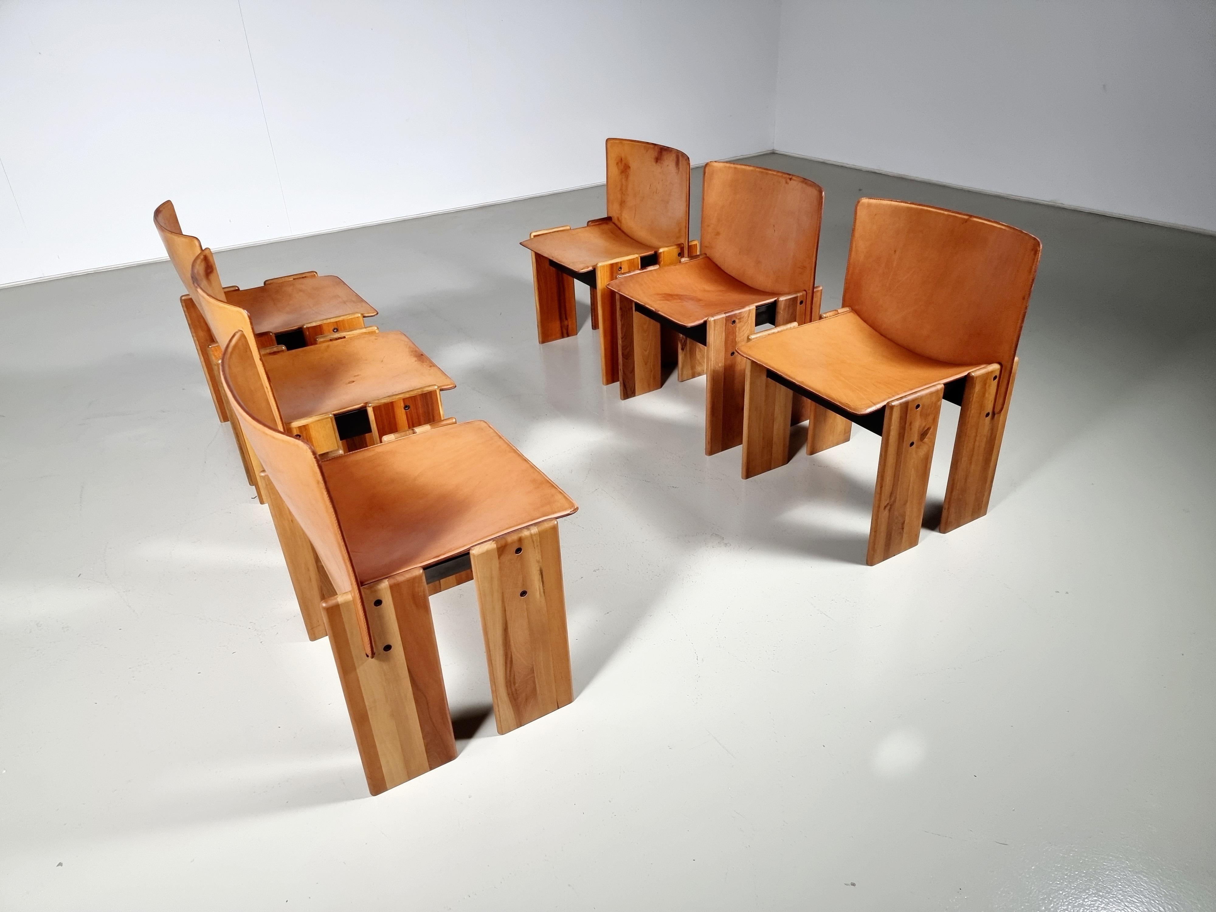 Mid-Century Modern Set of 6 dining chairs by Sapporo for Mobil Girgi, 1970s