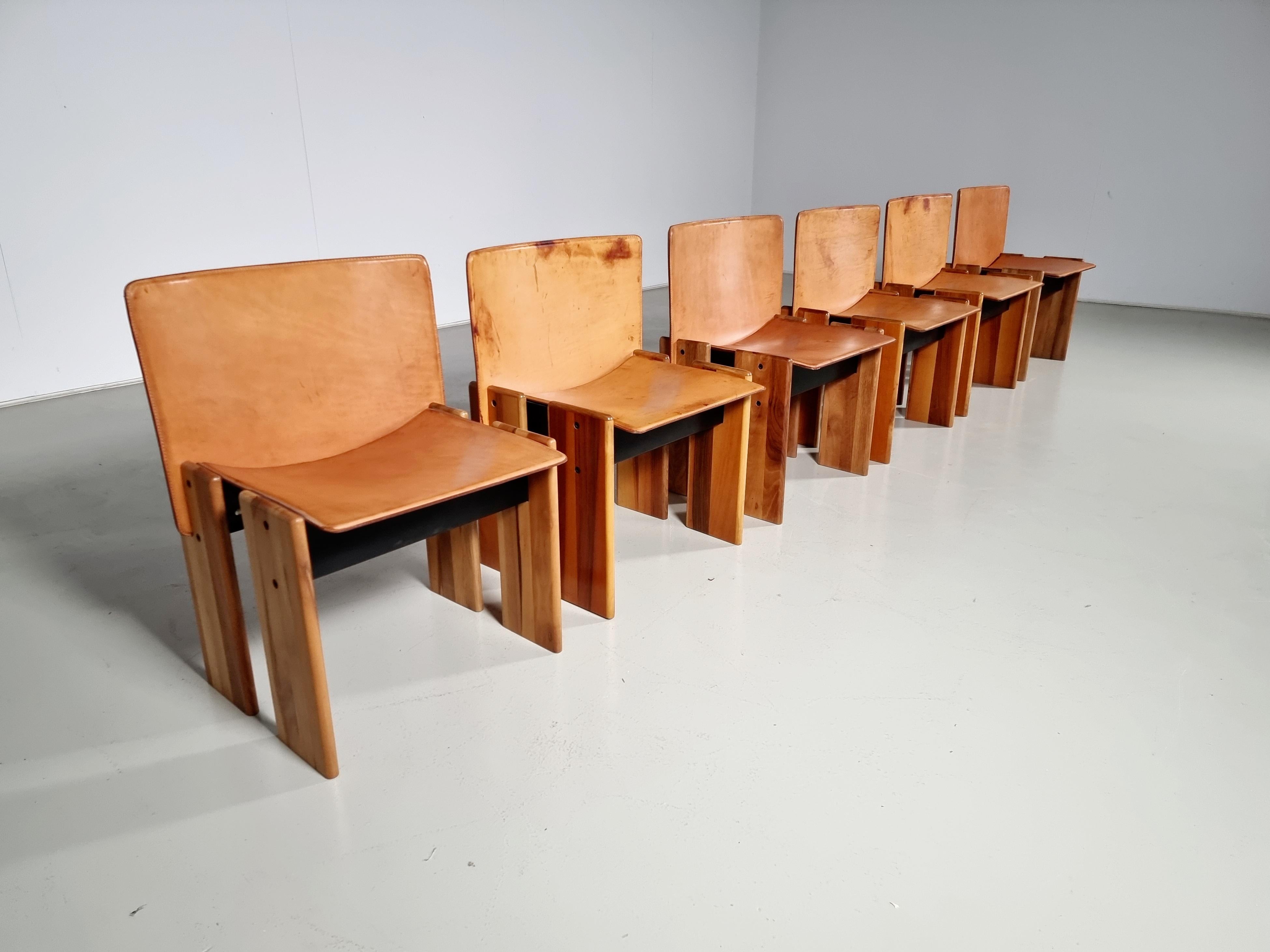 Set of 6 dining chairs by Sapporo for Mobil Girgi, 1970s In Good Condition In amstelveen, NL