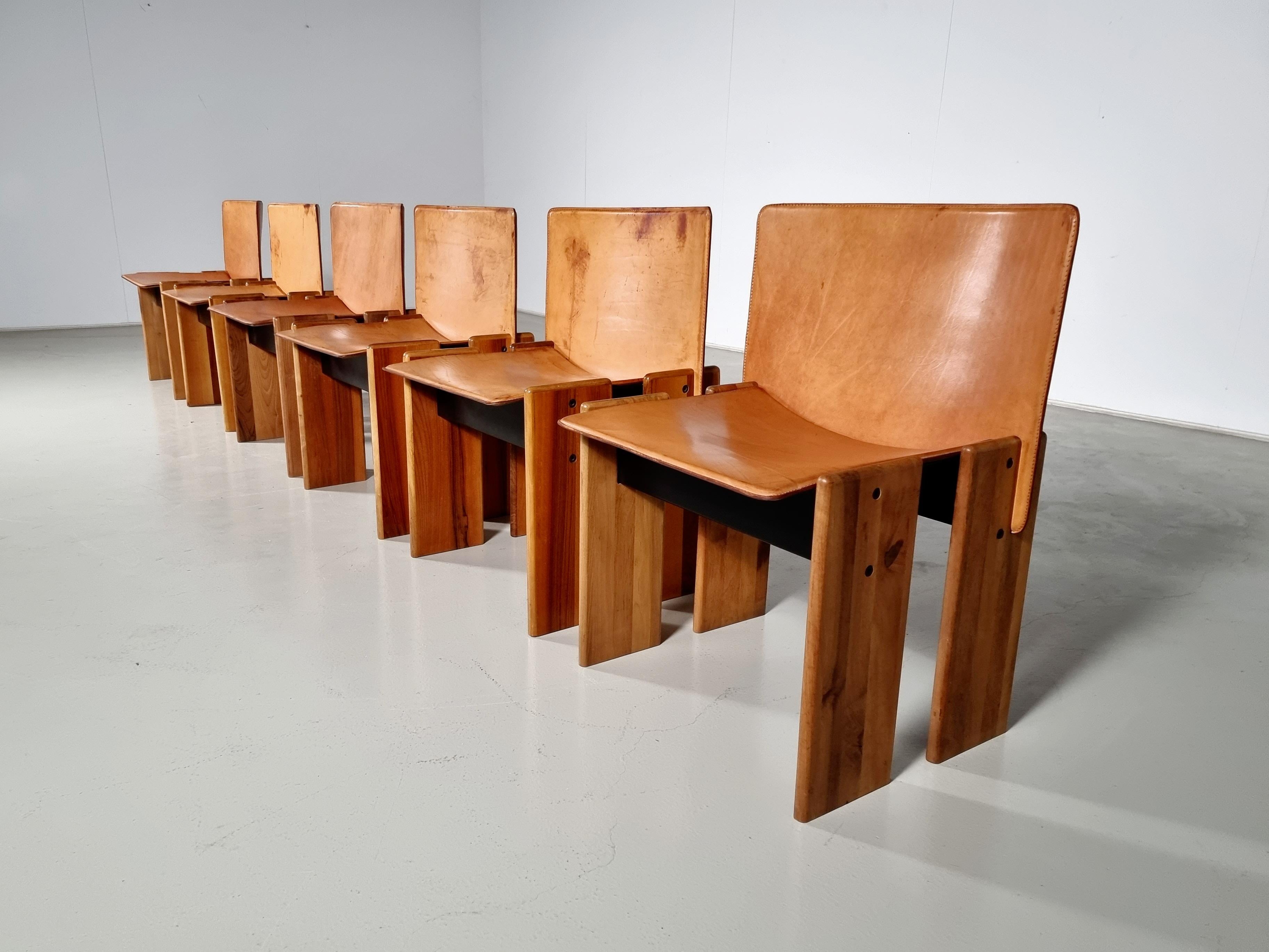 Late 20th Century Set of 6 dining chairs by Sapporo for Mobil Girgi, 1970s