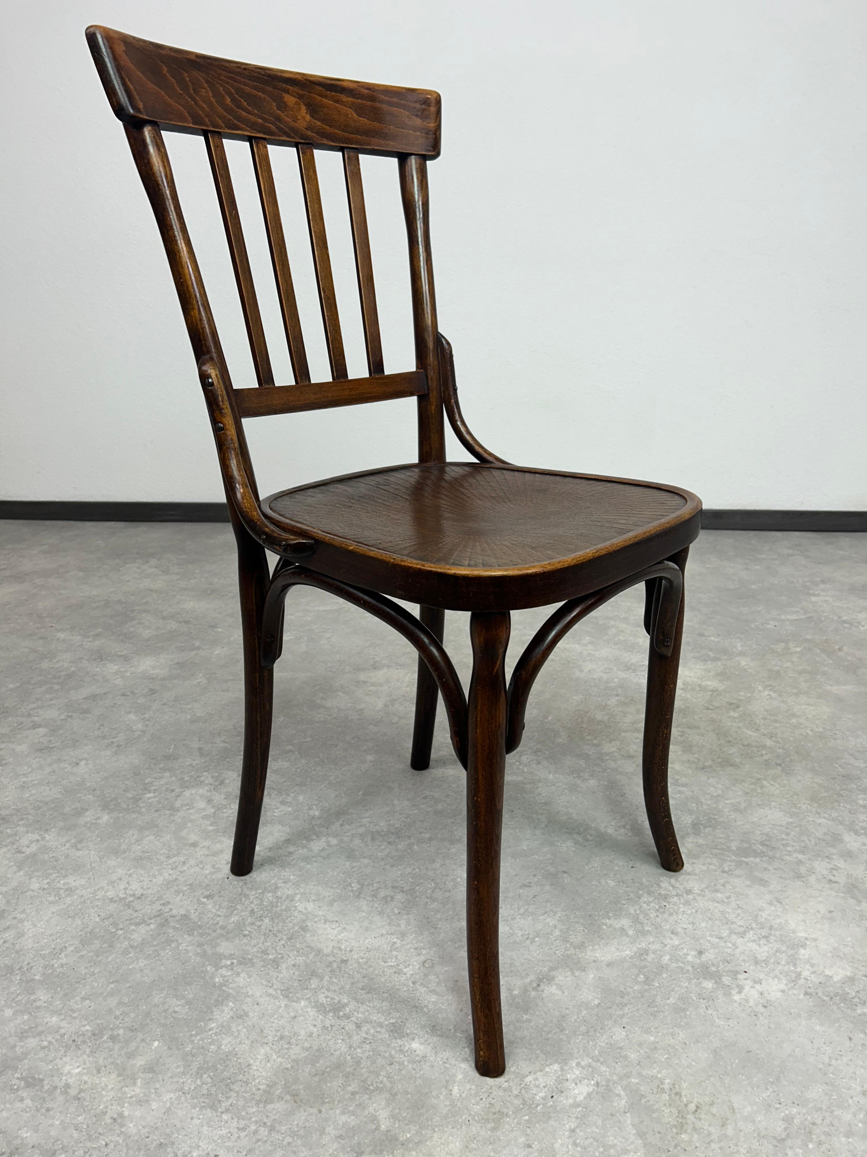 Austriaco Set di 6 sedie da pranzo di Thonet-Mundus in vendita