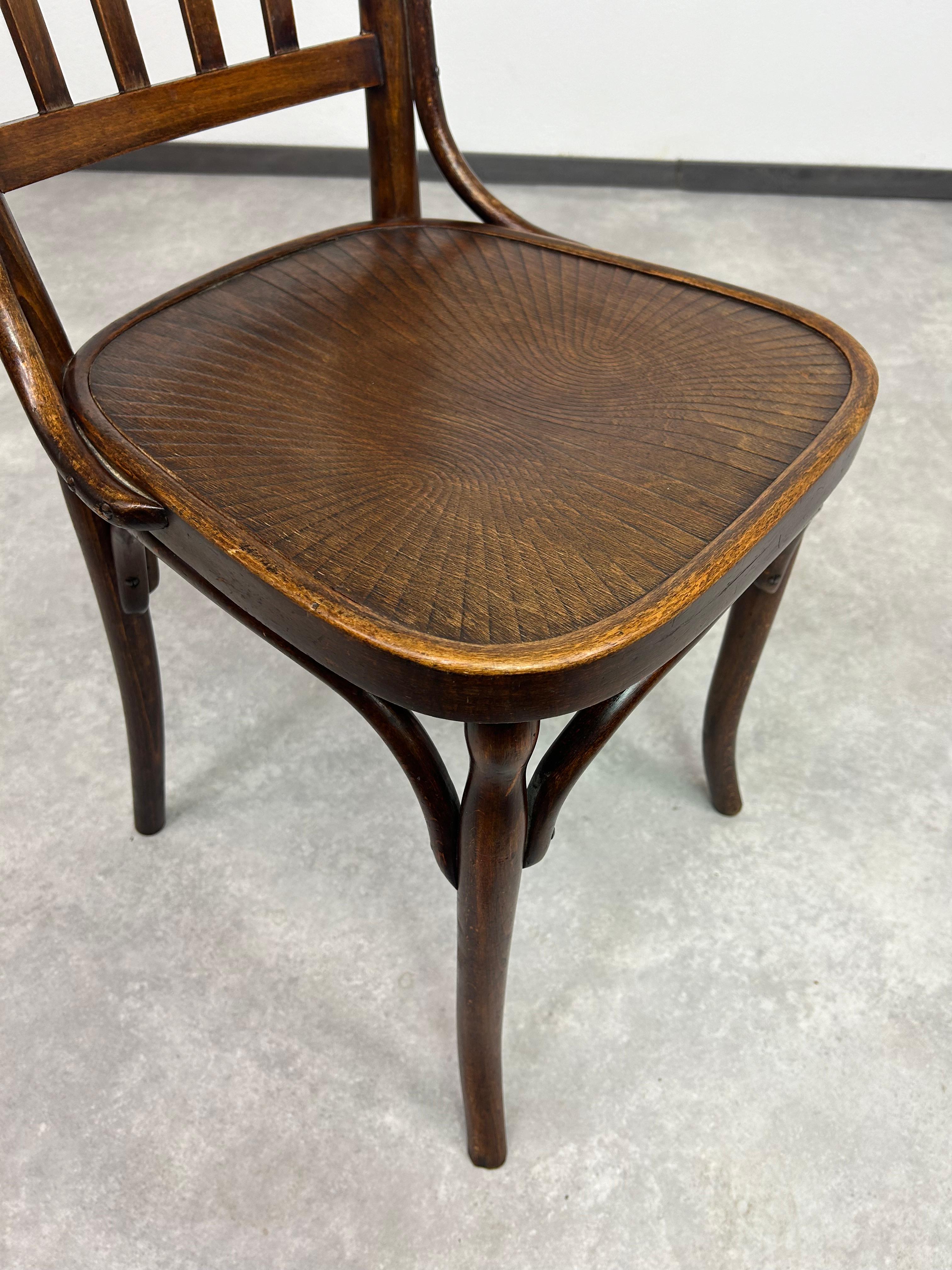 Faggio Set di 6 sedie da pranzo di Thonet-Mundus in vendita