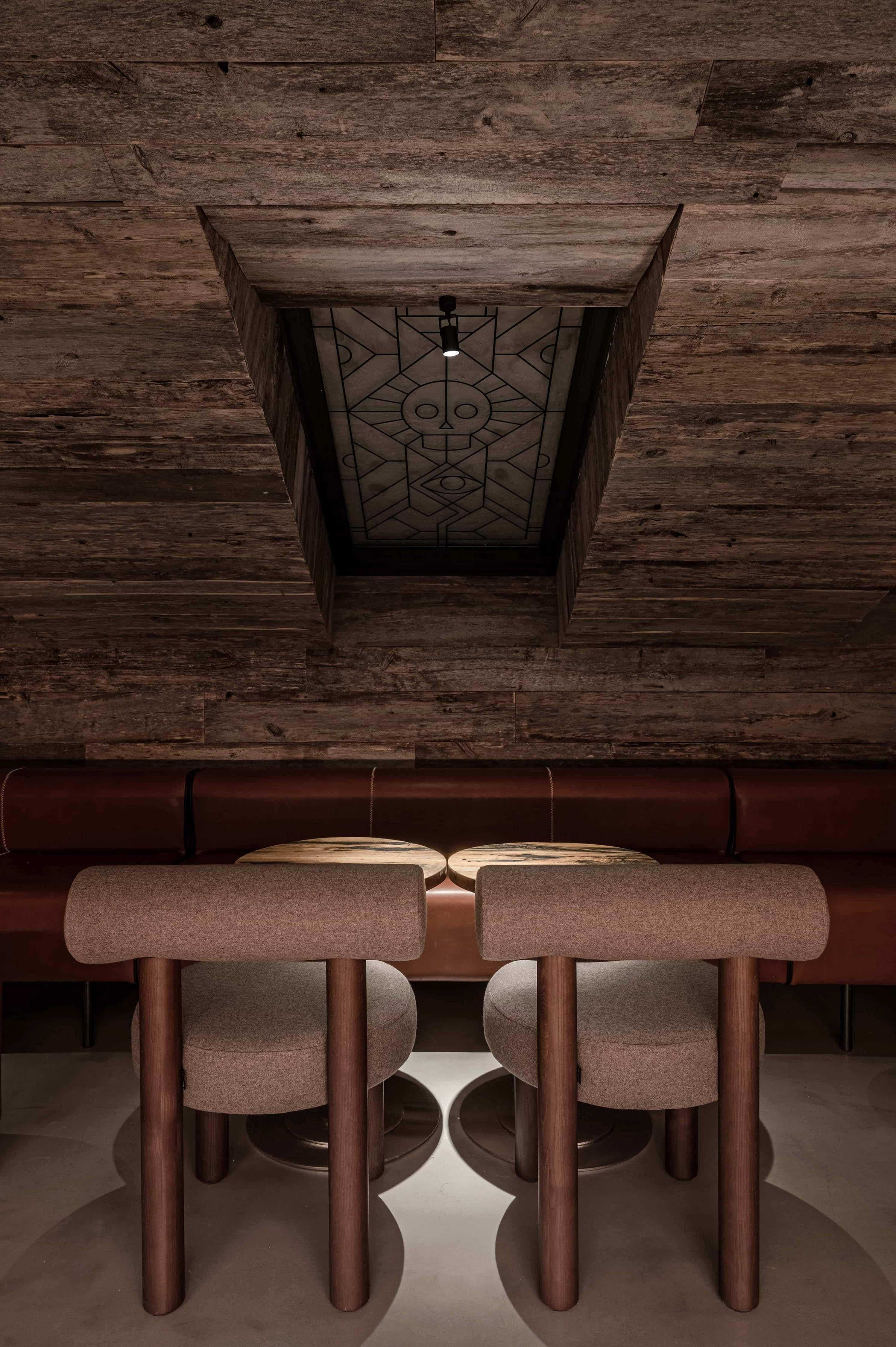 Ensemble de 6 chaises de salle à manger Gropius CS2 en velours Venus avec pieds en bois par NOOM en vente 5