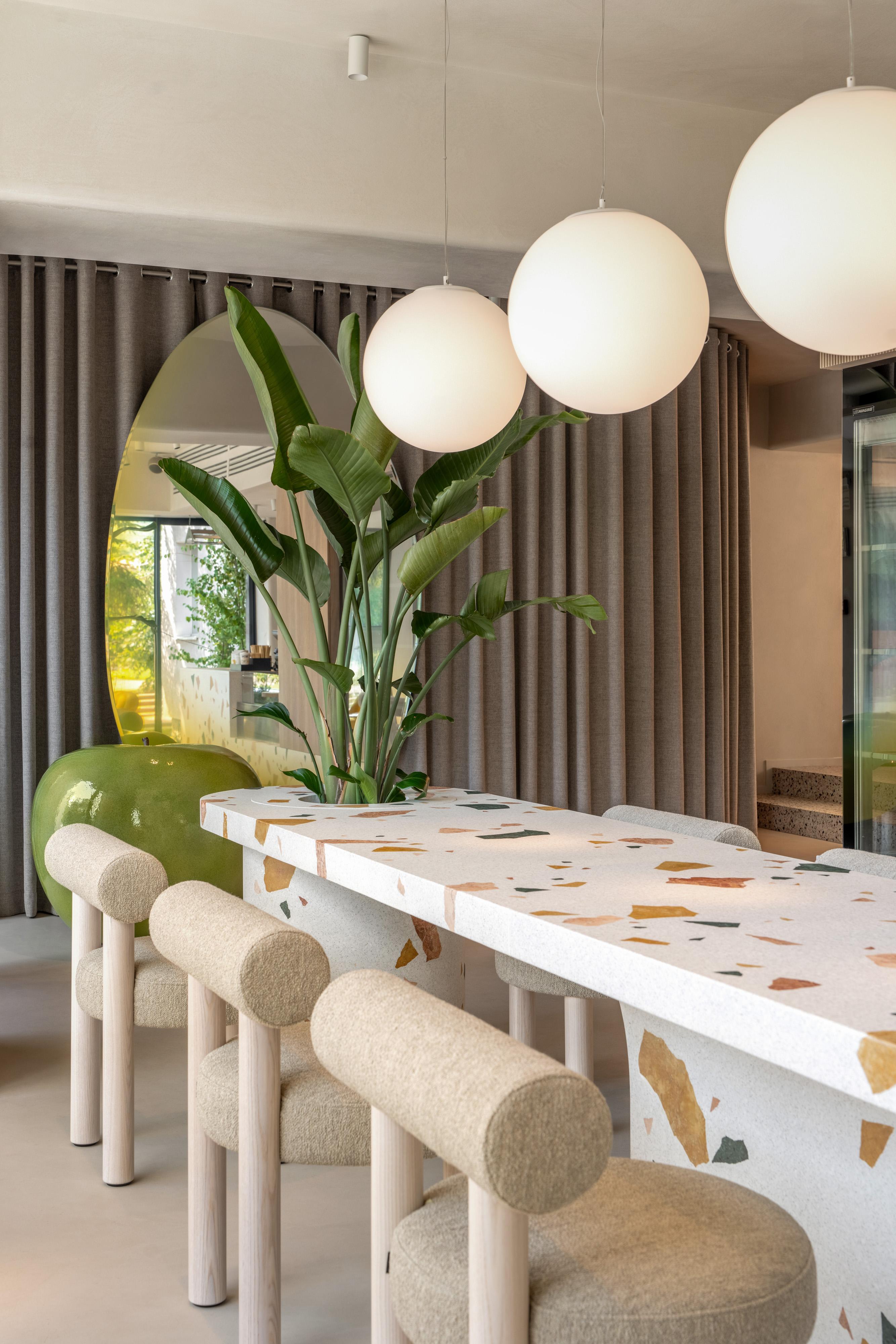 XXIe siècle et contemporain Ensemble de 6 chaises de salle à manger Gropius CS2 en velours Venus avec pieds en bois par NOOM en vente