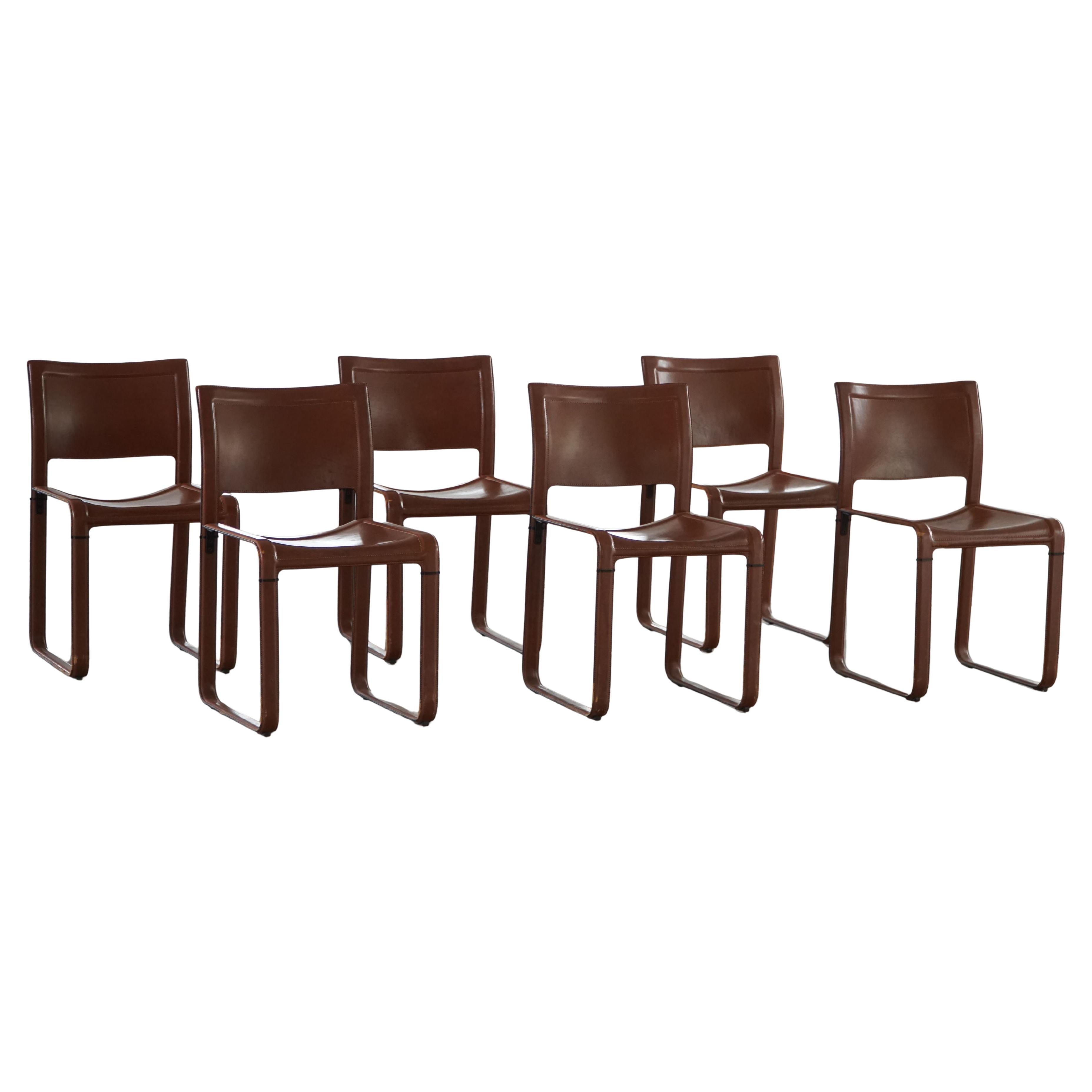Set di 6 sedie da pranzo in pelle marrone/rossa, Tito Agnoli, Modernità italiana, anni '70 in vendita