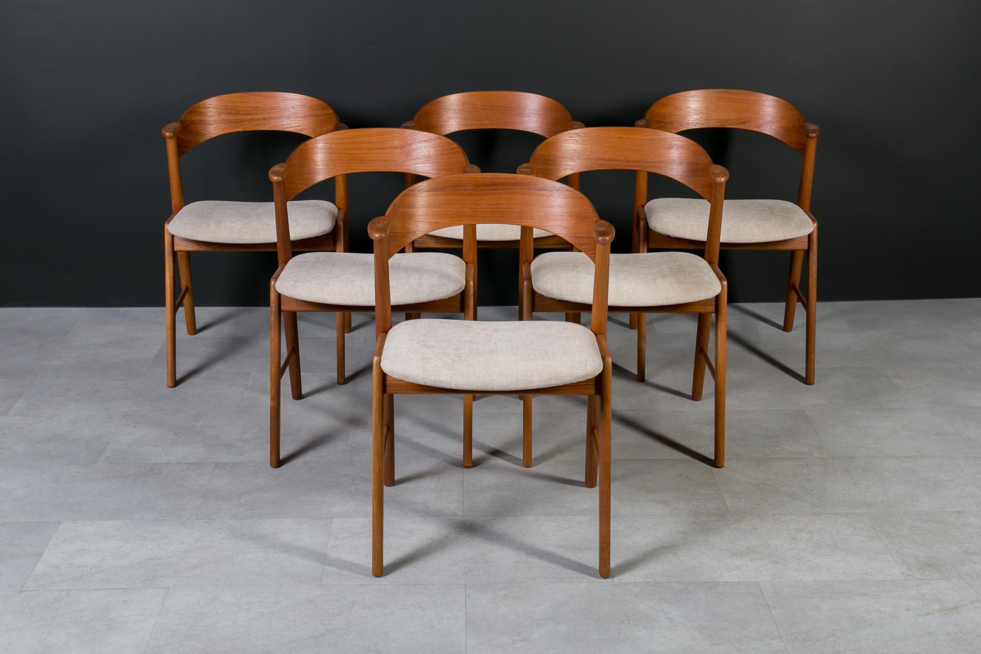 Questo modello di sedia da pranzo potrebbe essere stato progettato dal famoso designer danese Kai Kristiansen e ricorda molto il suo stile, ma non è confermato ufficialmente. È conosciuto come Model No. 32. Le sedie sono state completamente