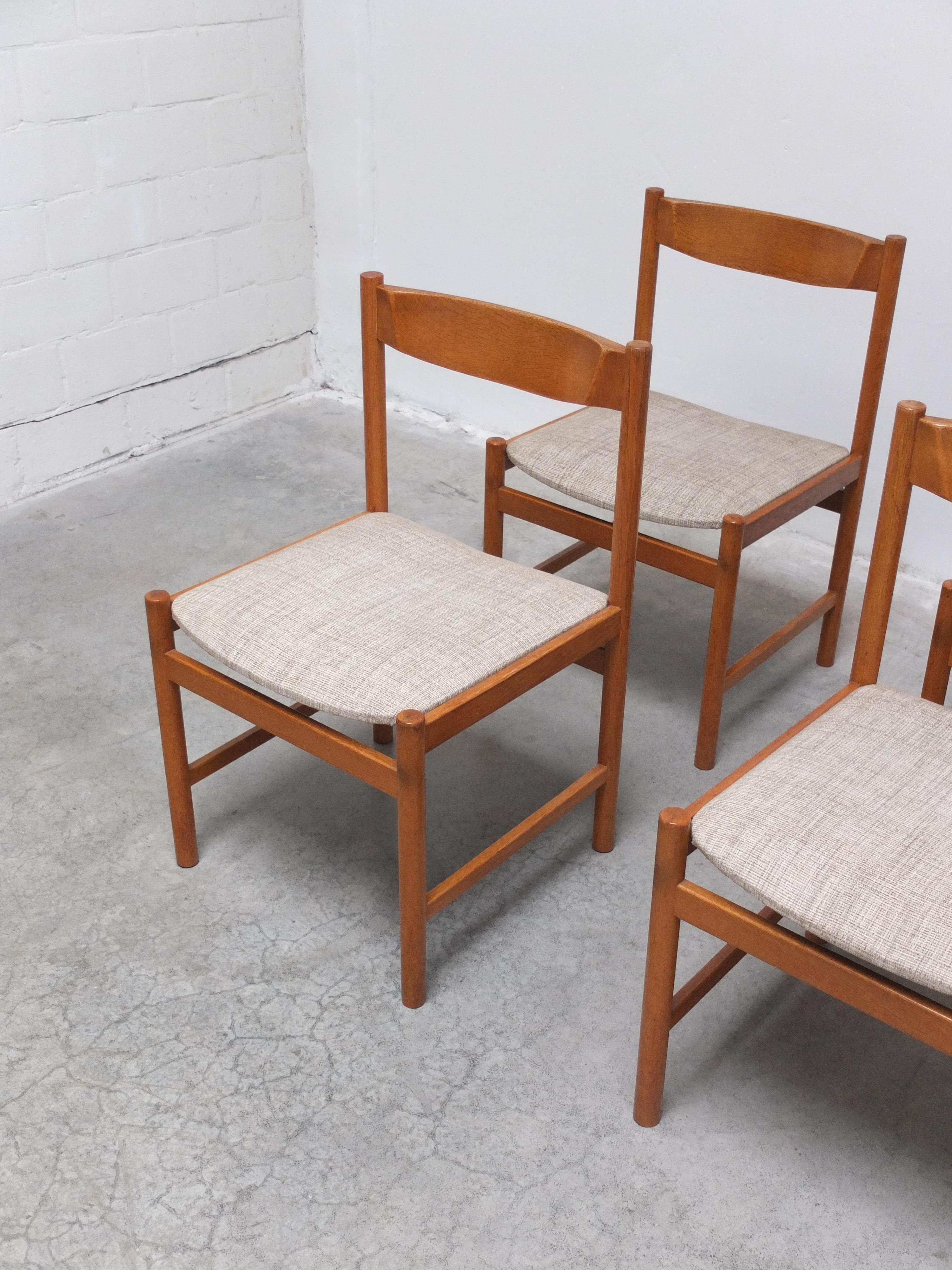 XX secolo Set di 6 sedie da pranzo in Oak di Meubelatelier Vanda Watervliet, anni '60 in vendita