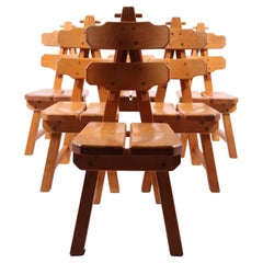 6 Esszimmerstühle aus massiver Eiche mit detaillierter Handwerkskunst, Europa, 1970er Jahre