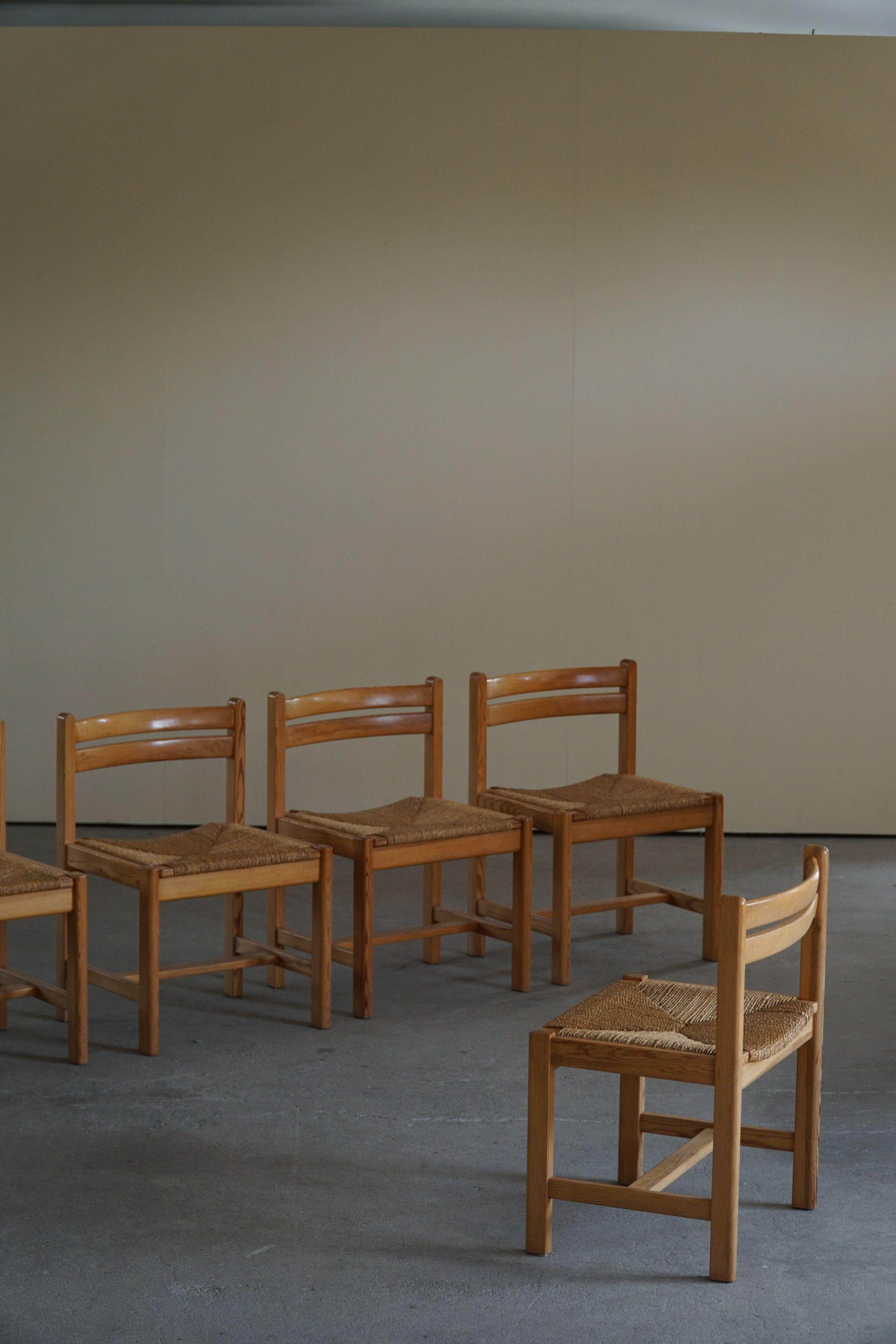 Scandinavian Modern Set of 6 Dining Chairs, Model 