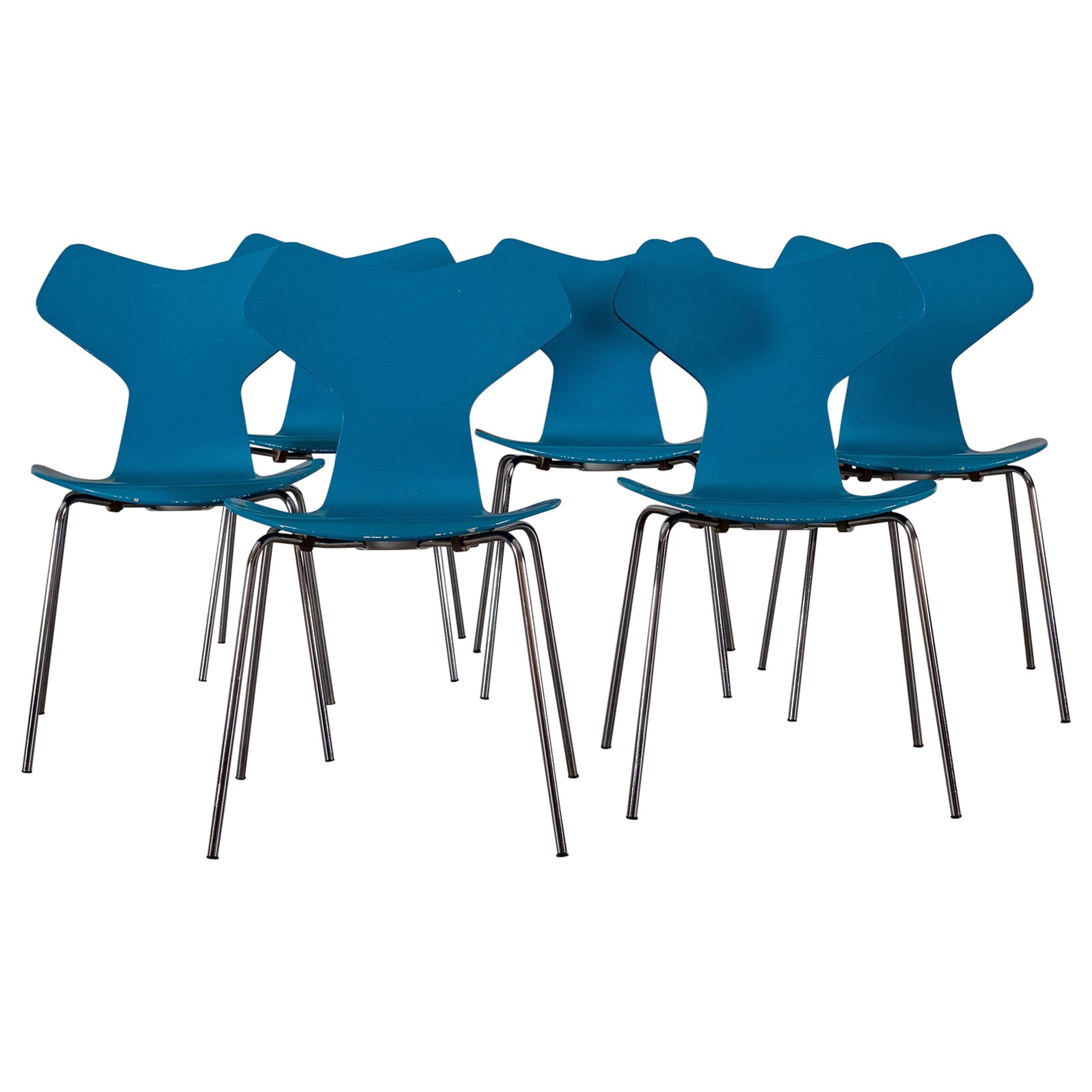 Set of 6 Dining Chairs Model Grand Prix 3130 by Arne Jacobsen