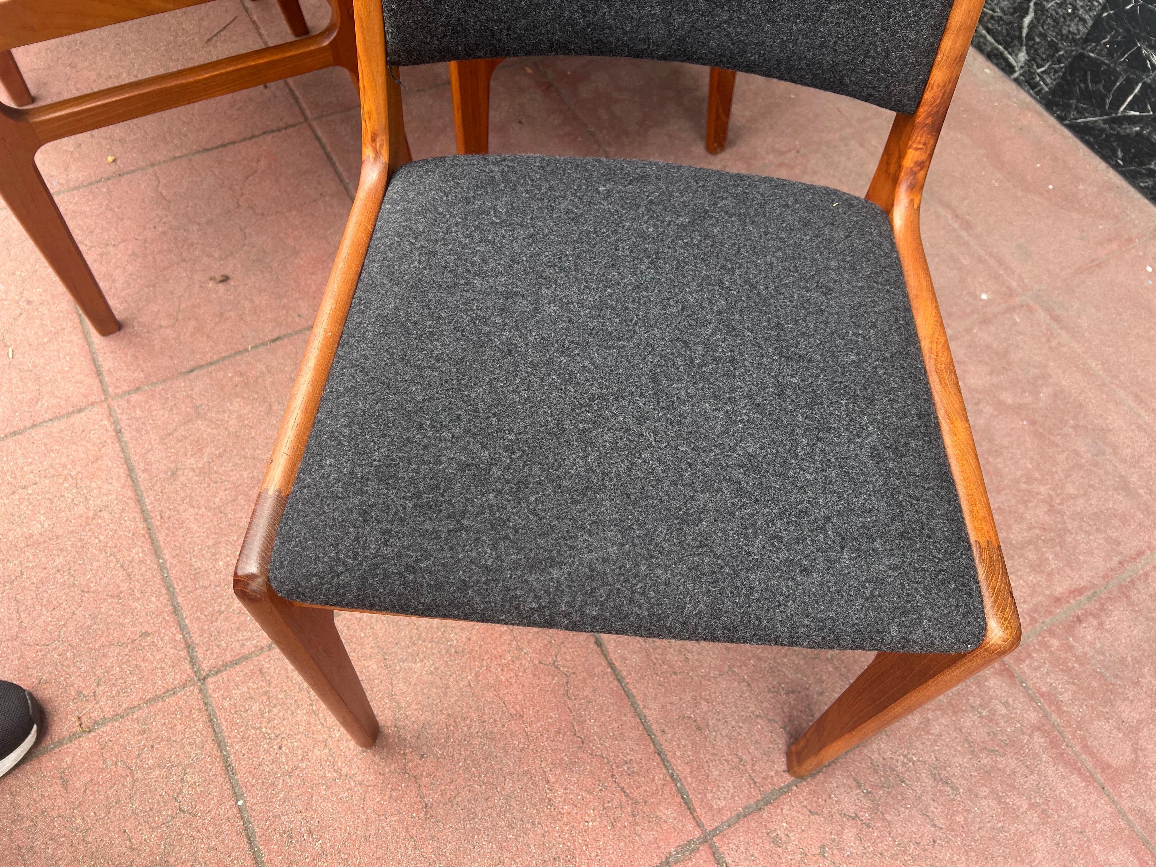 Set of 6 Dining Danish Modern Mid Century Chairs with 2 Armchairs in Teak Knoll 1