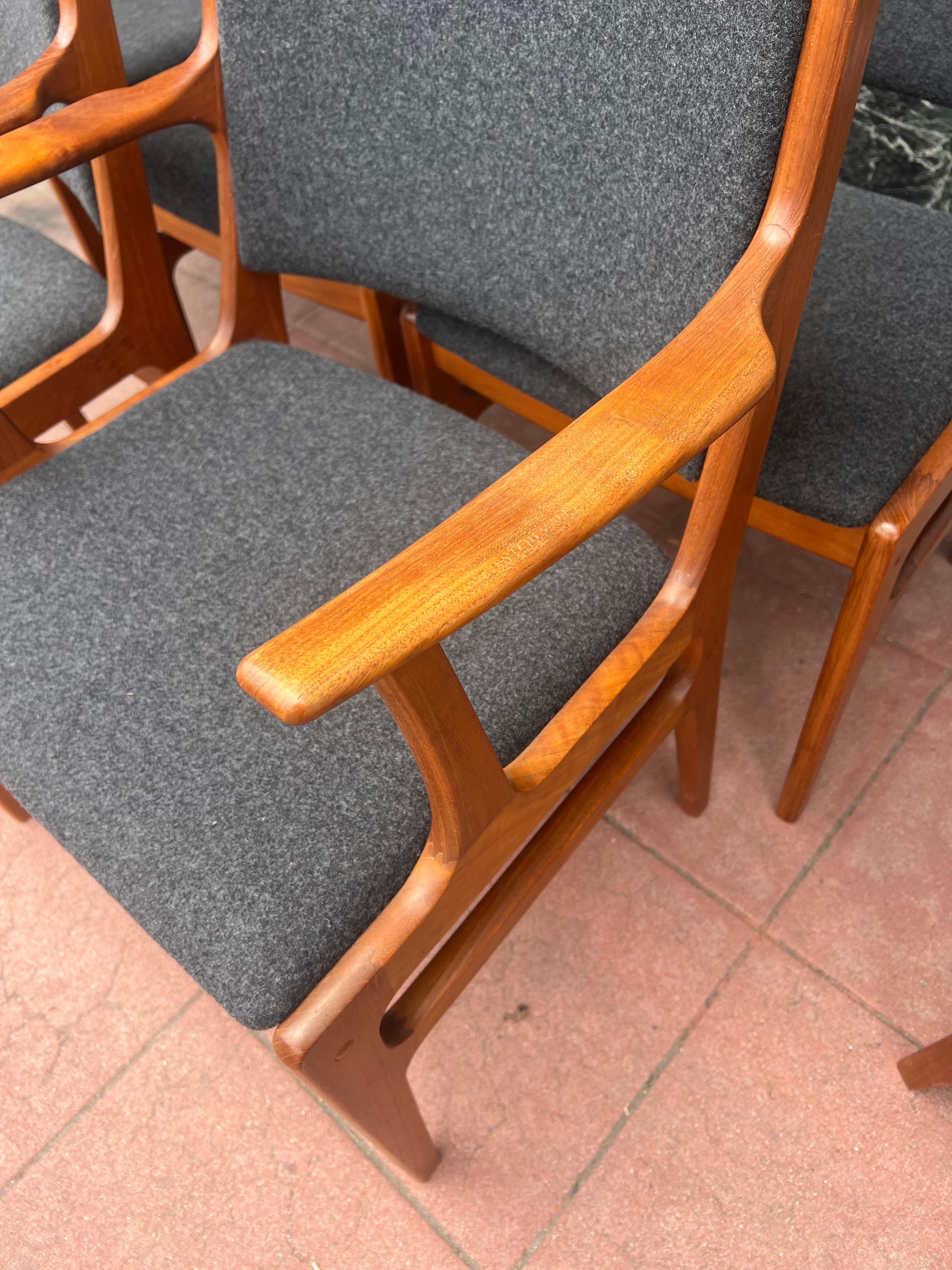Set of 6 Dining Danish Modern Mid Century Chairs with 2 Armchairs in Teak Knoll 2