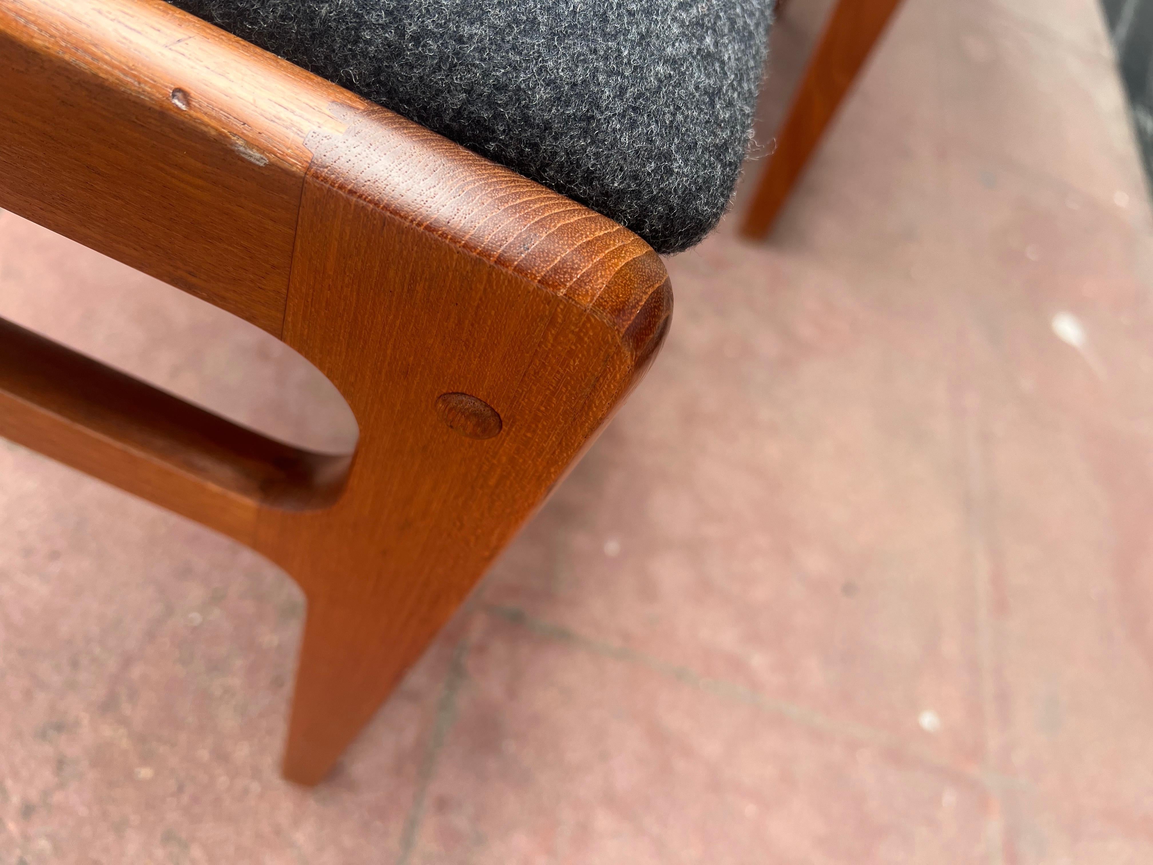Set of 6 Dining Danish Modern Mid Century Chairs with 2 Armchairs in Teak Knoll 3