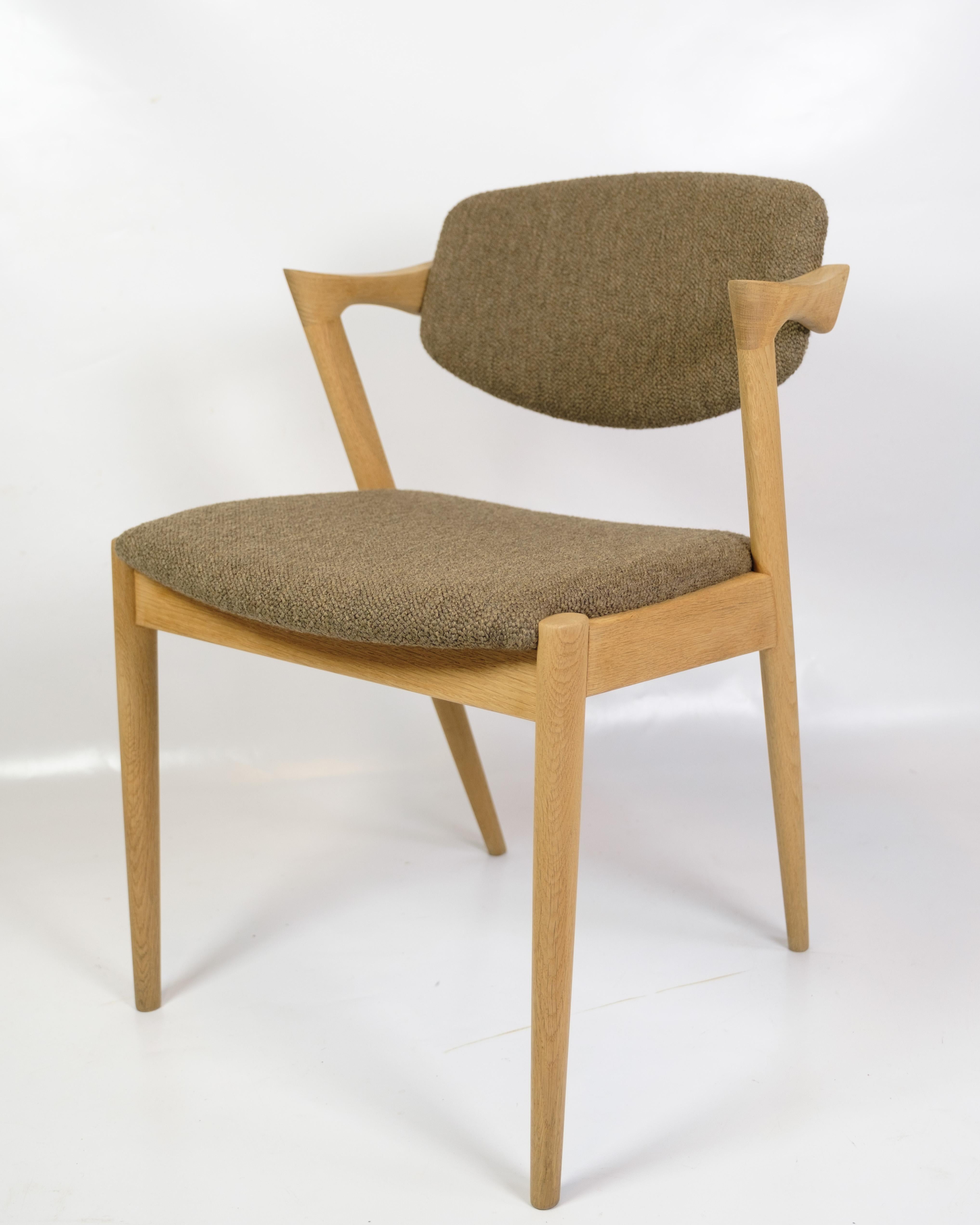 Satz von 6 Esszimmerstühlen Modell 42 aus heller Eiche und Wolle von Kai Kristiansen (Moderne der Mitte des Jahrhunderts) im Angebot