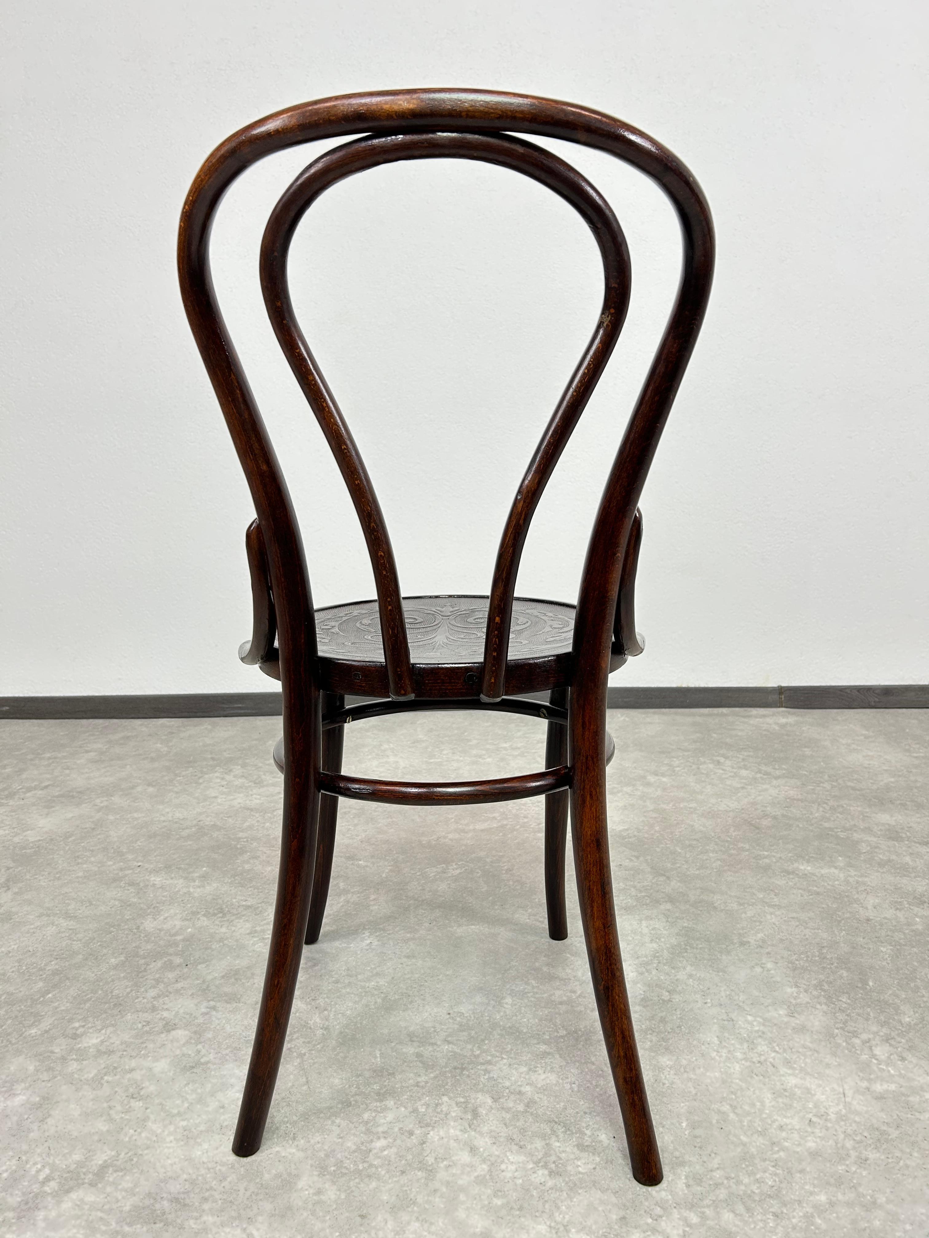 Set di 6 sedie per sala da pranzo n. 18 di Thonet in vendita 4