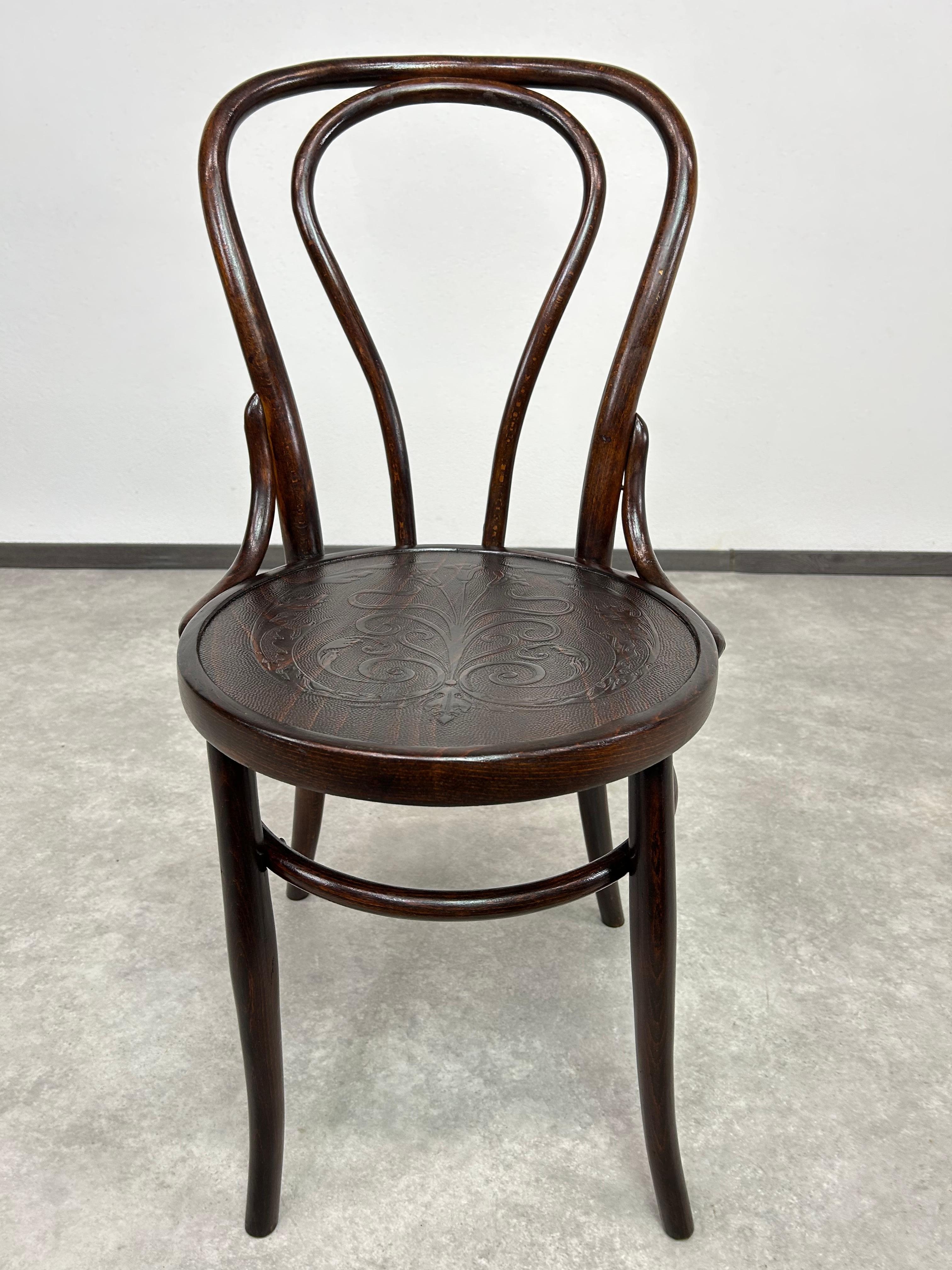 Set di 6 sedie per sala da pranzo n. 18 di Thonet In condizioni ottime in vendita a Banská Štiavnica, SK