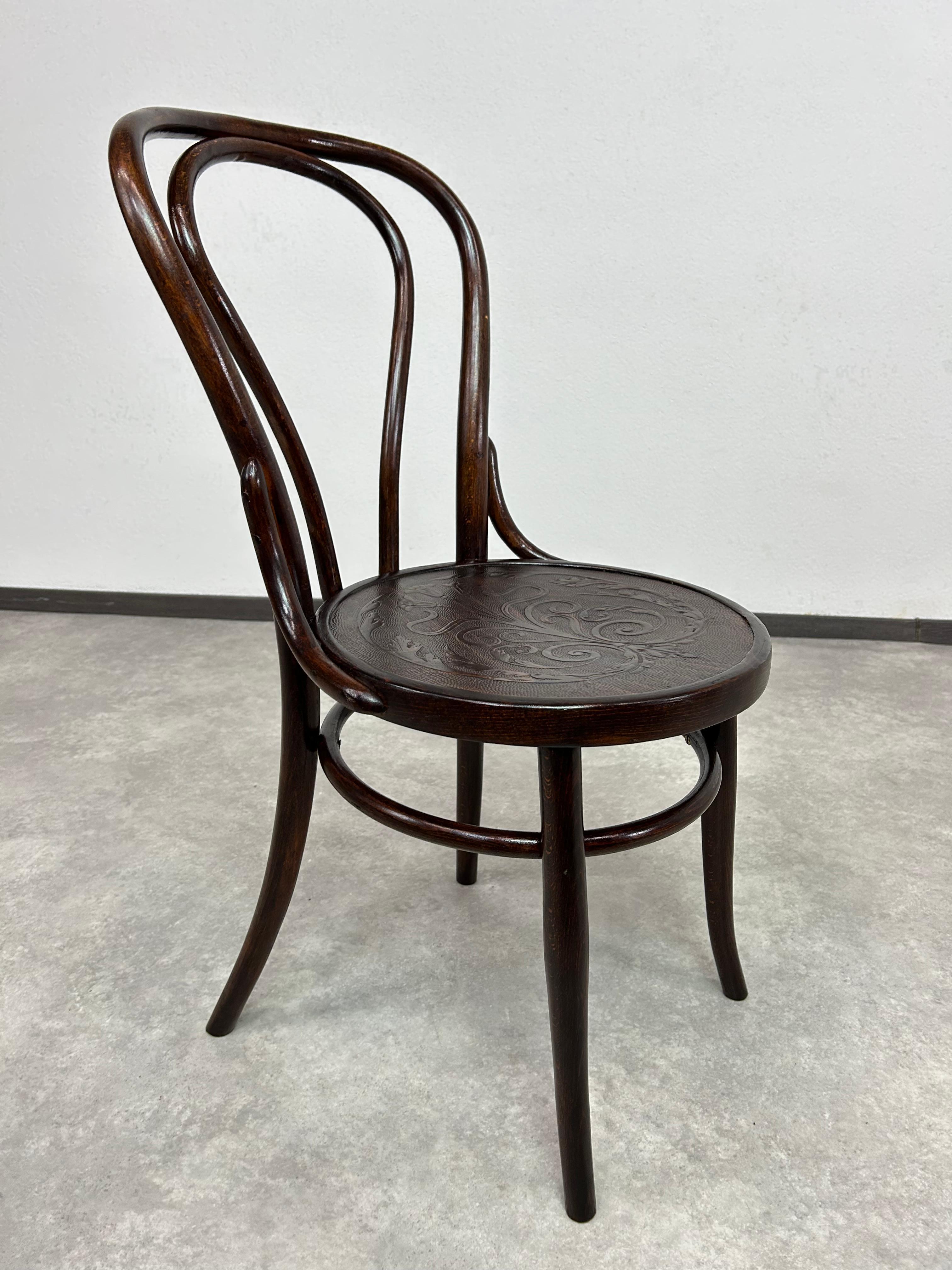 Set di 6 sedie per sala da pranzo n. 18 di Thonet in vendita 1
