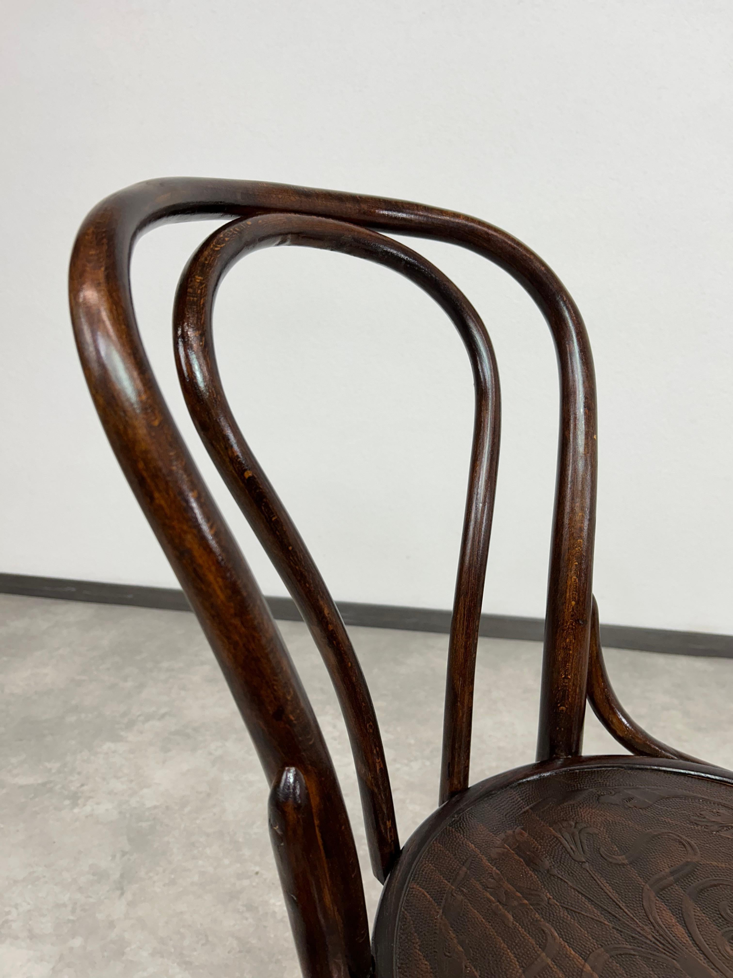 Set di 6 sedie per sala da pranzo n. 18 di Thonet in vendita 2