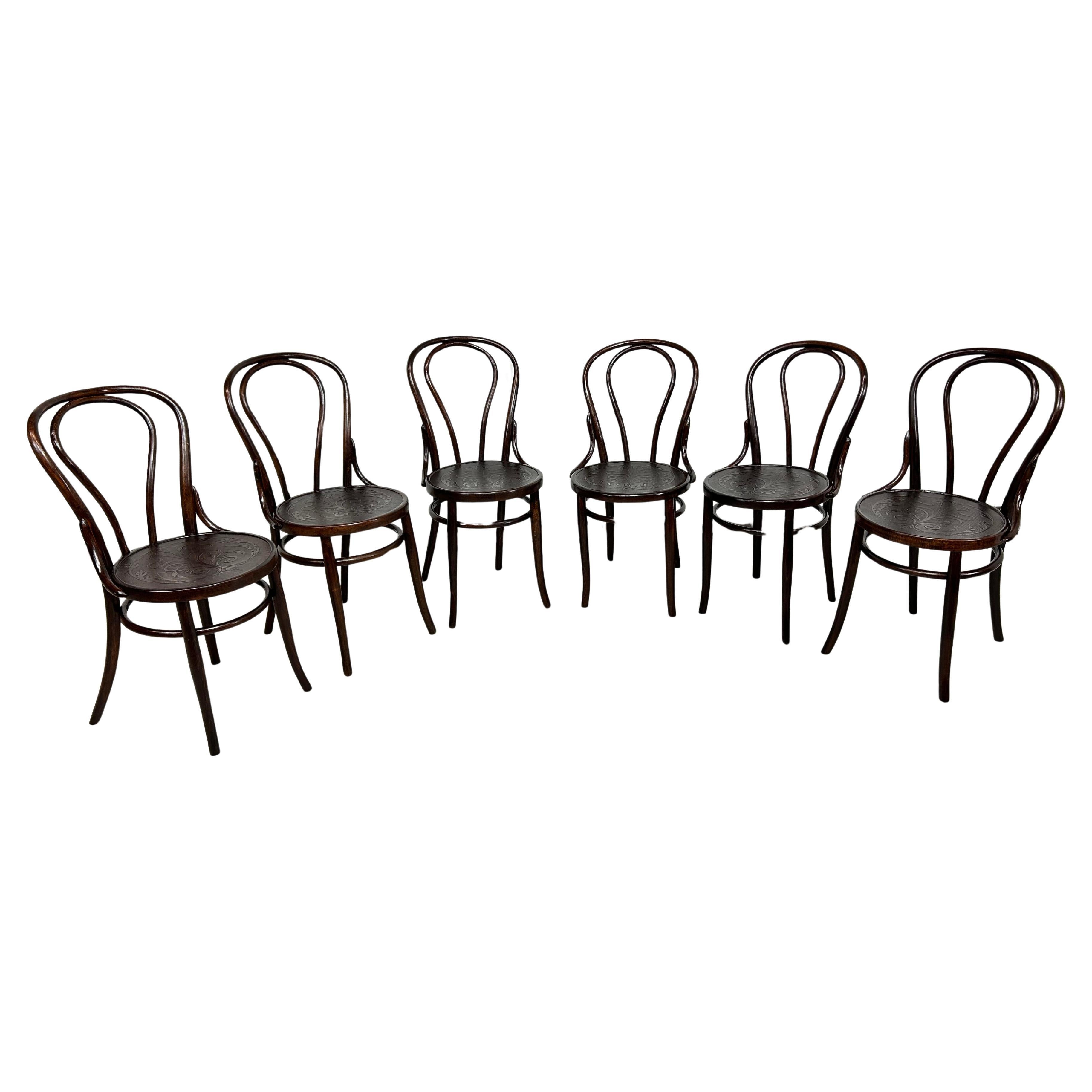 Set of 6 dining room chairs no.18 by Thonet